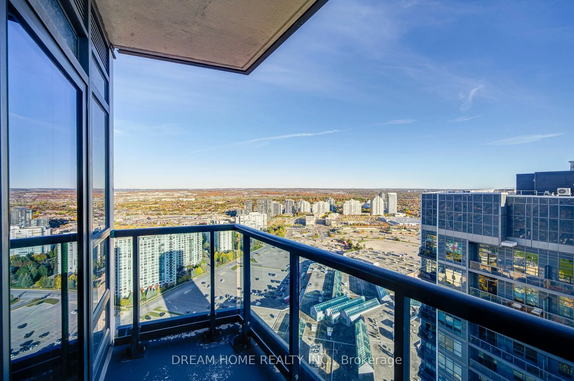 30 Upper Mall Way #3407