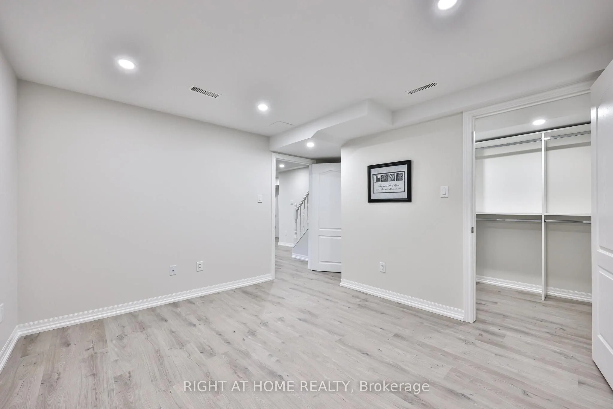 9 Grand Oak Drive