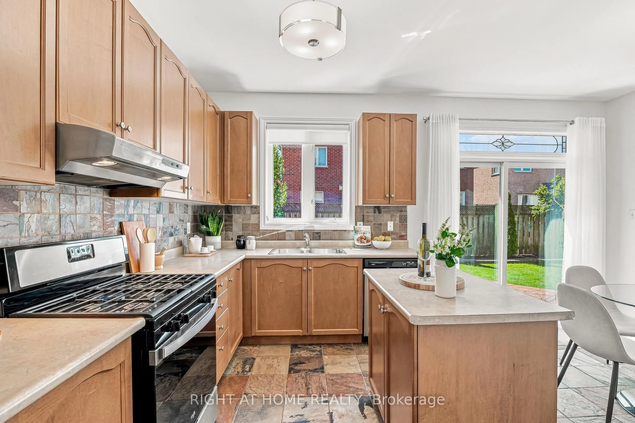 9 Grand Oak Drive