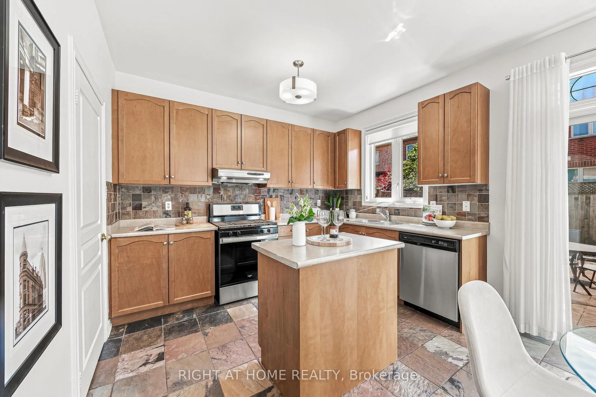 9 Grand Oak Drive