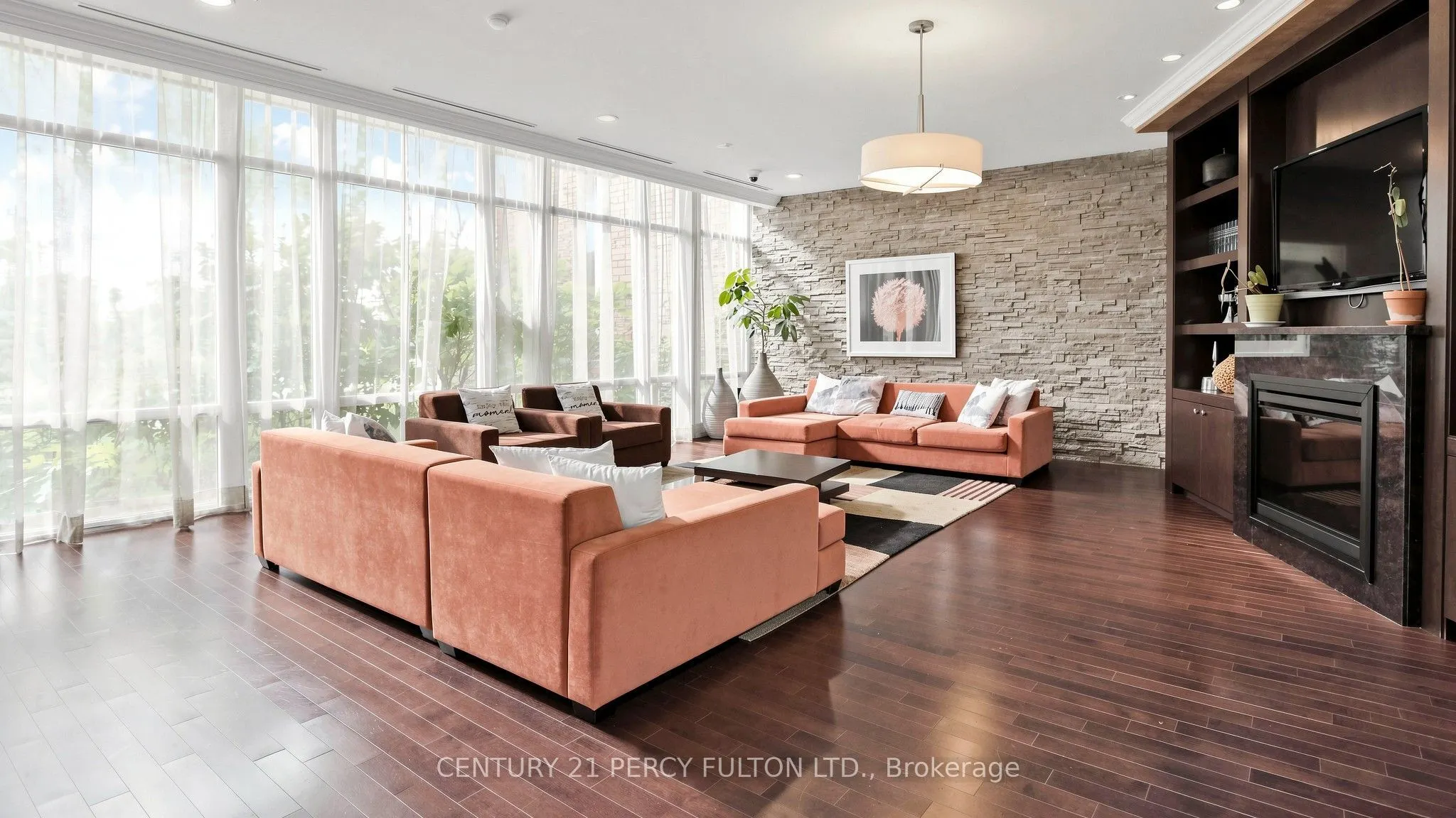 57 Upper Duke Crescent #102