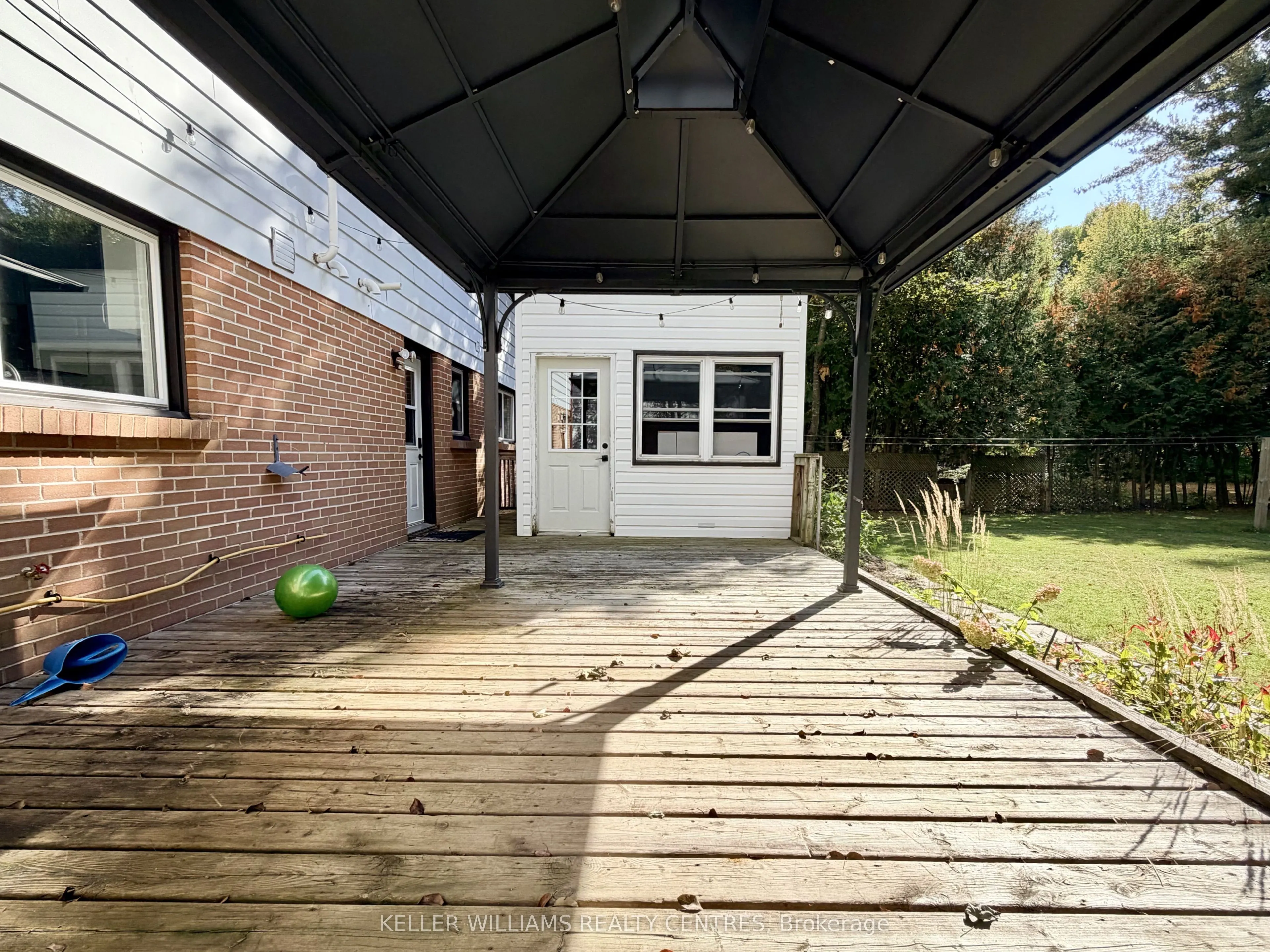 18 Bushey Avenue