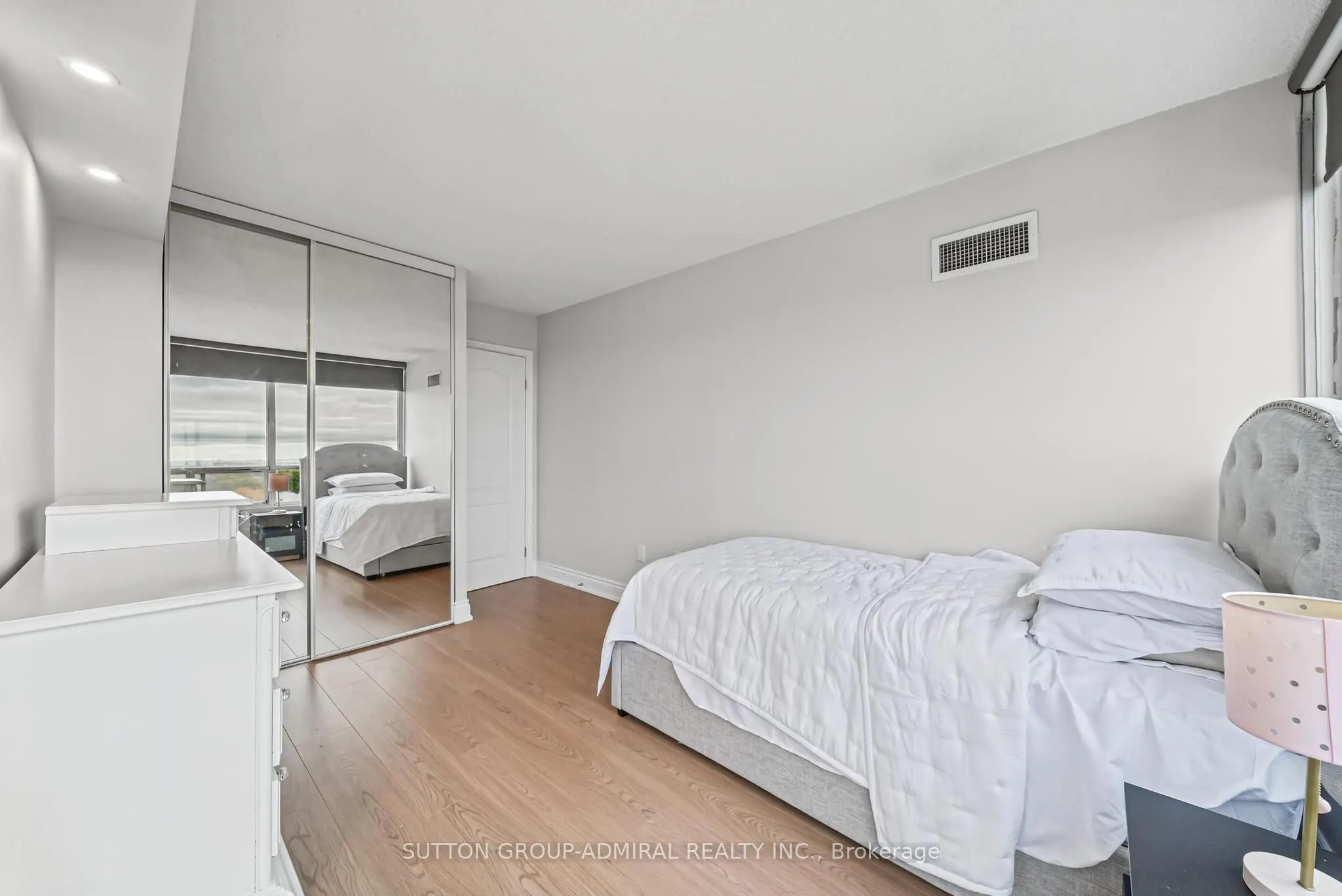 7460 Bathurst Street #1209