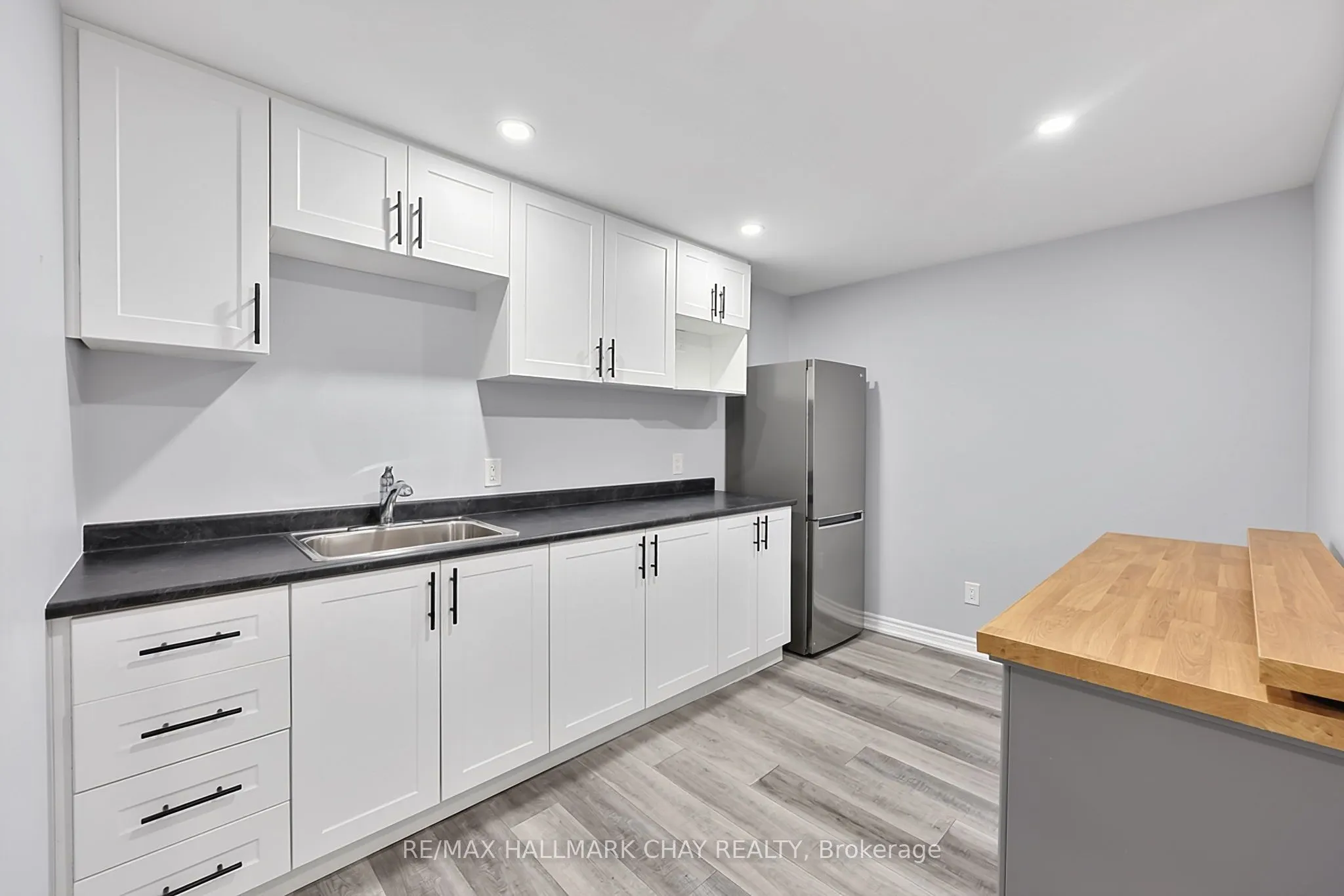 2 Shephard Avenue