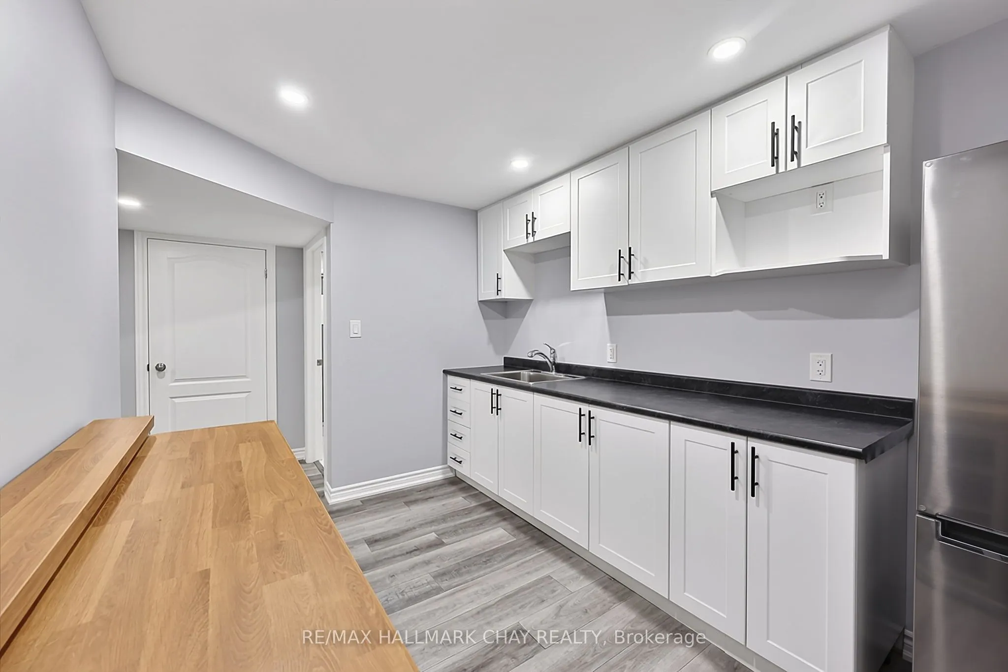 2 Shephard Avenue