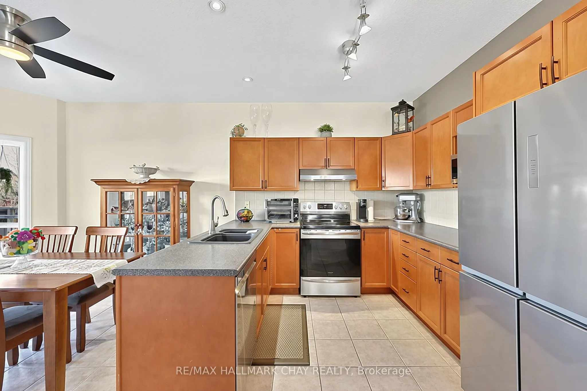 2 Shephard Avenue