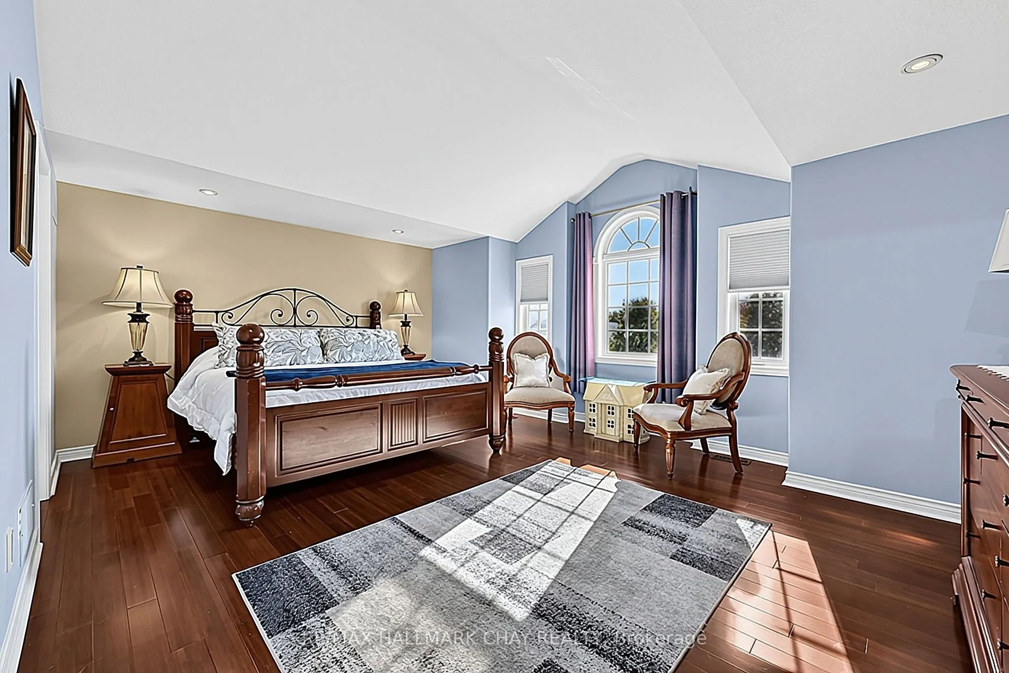 2 Shephard Avenue