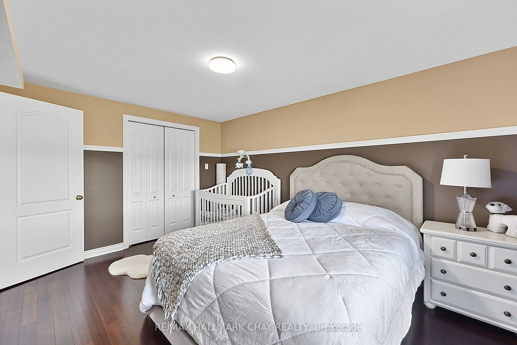 2 Shephard Avenue
