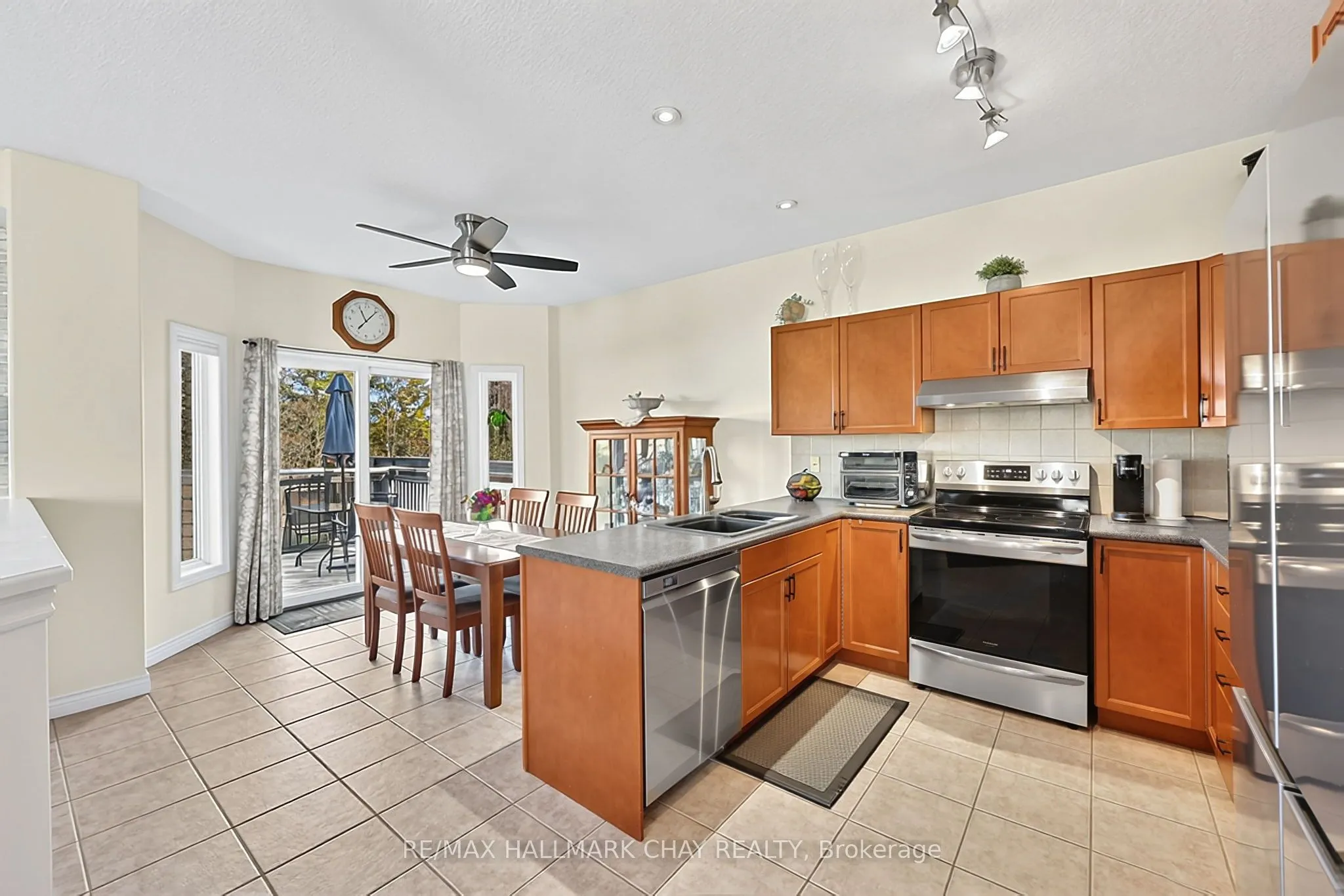 2 Shephard Avenue