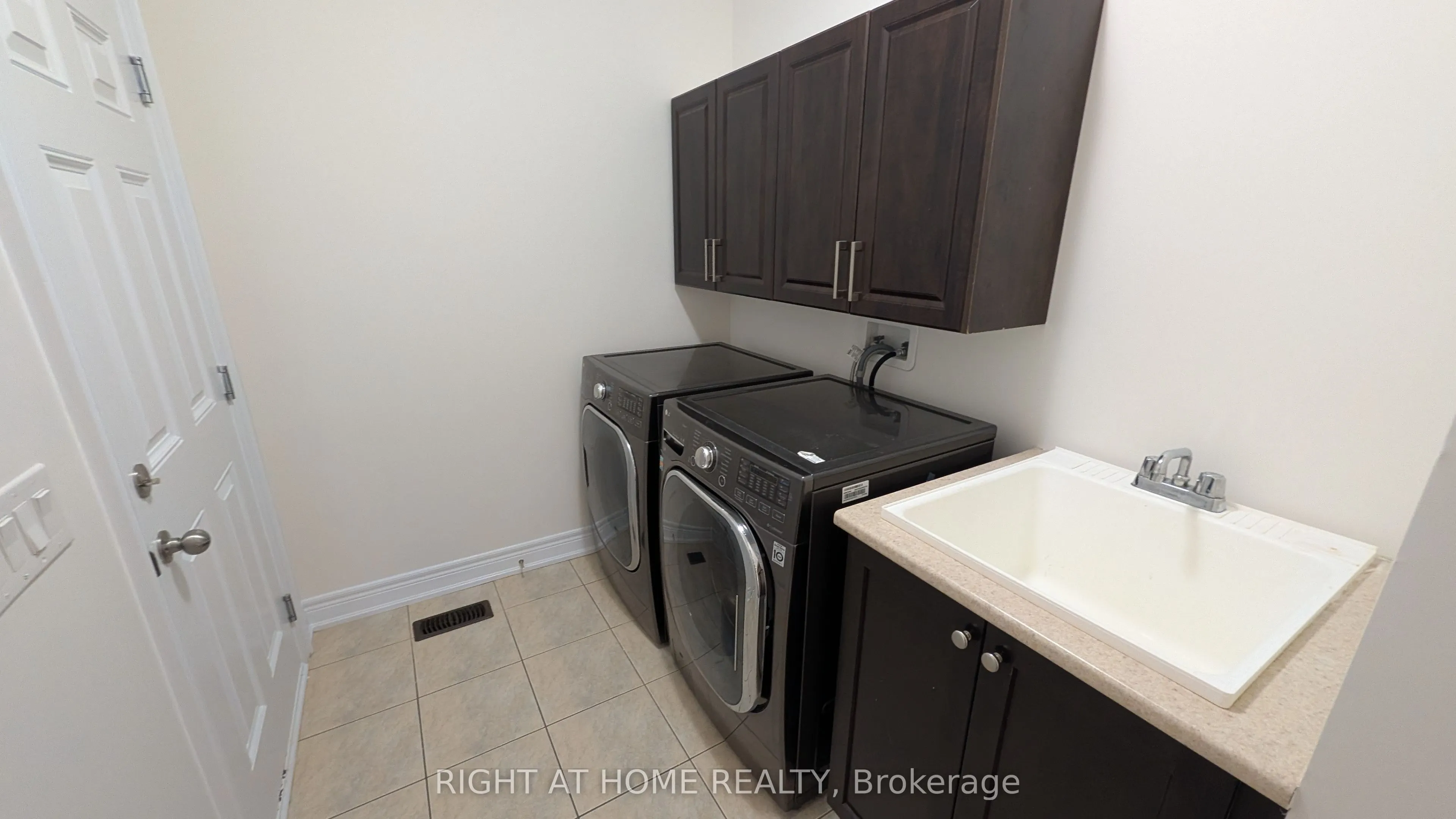 29 Mondial Crescent