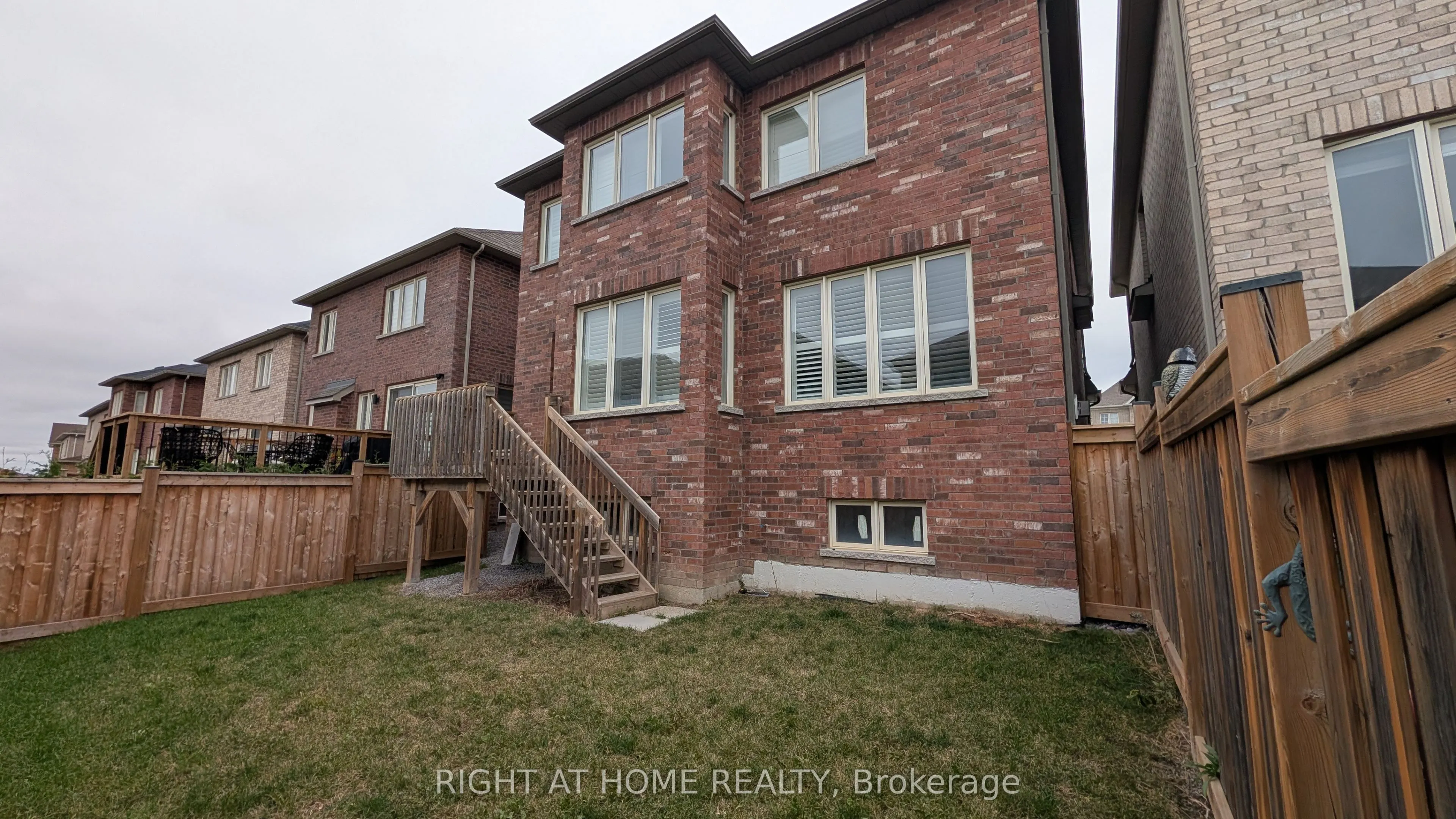 29 Mondial Crescent