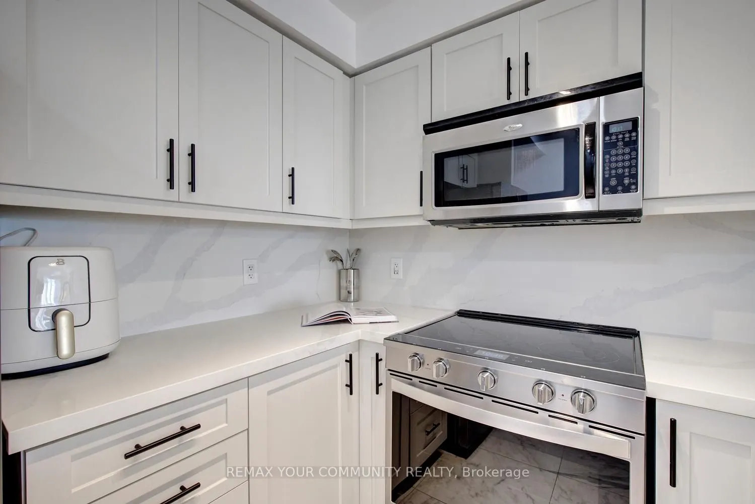 9225 Jane Street #1502