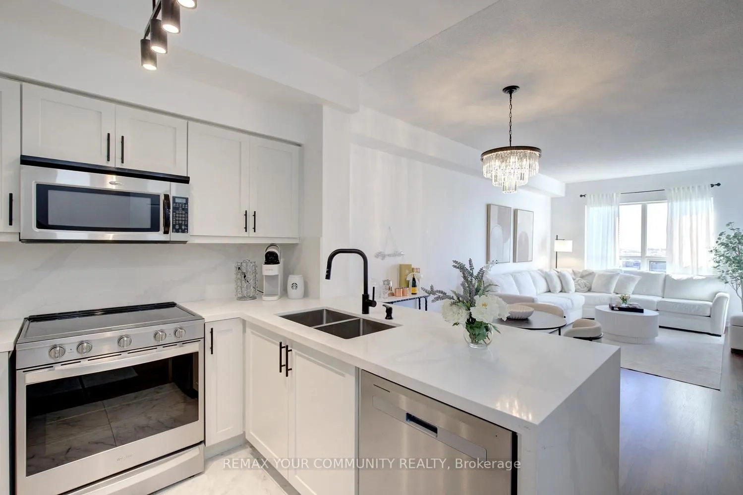 9225 Jane Street #1502