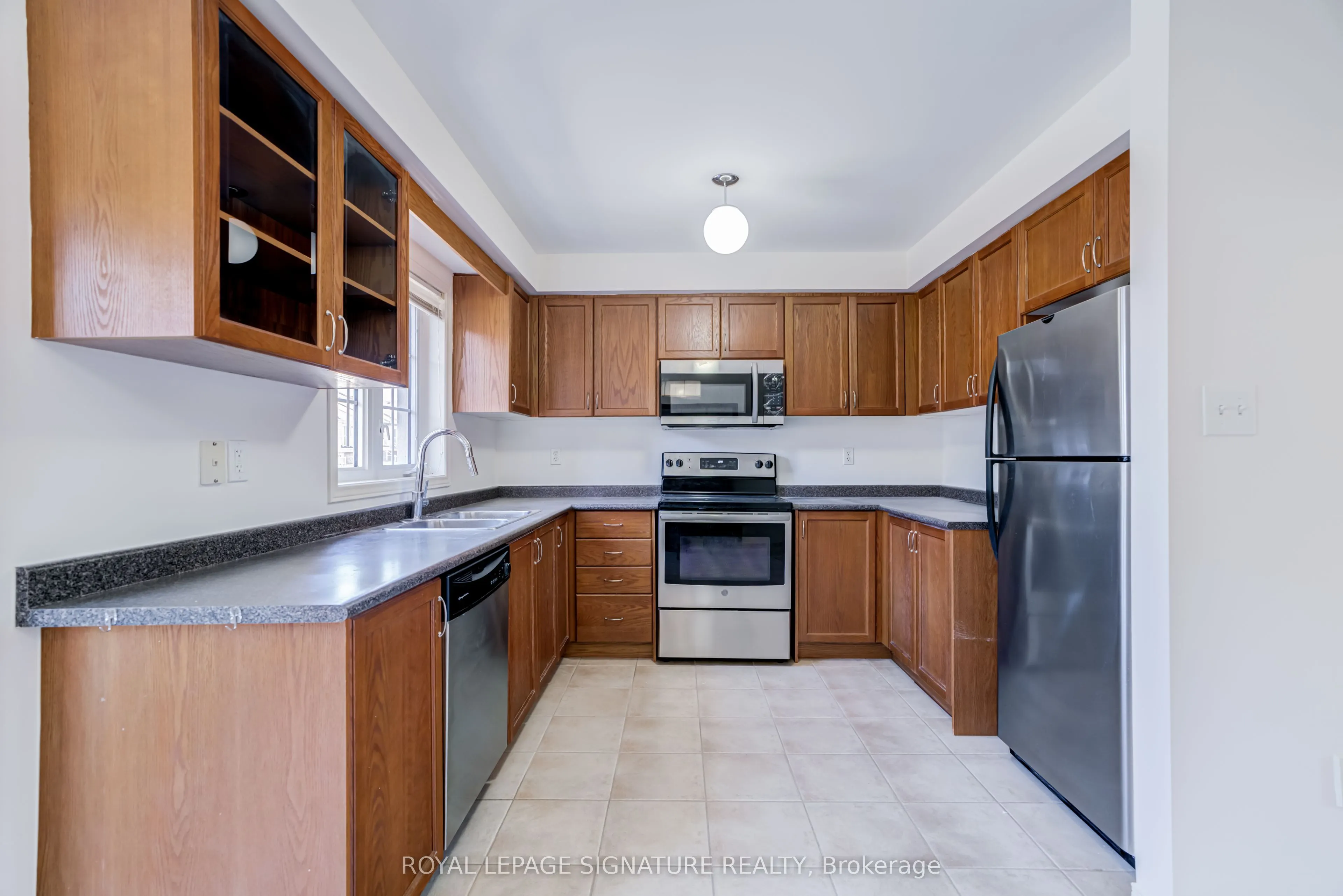 67 Prince Charles Way