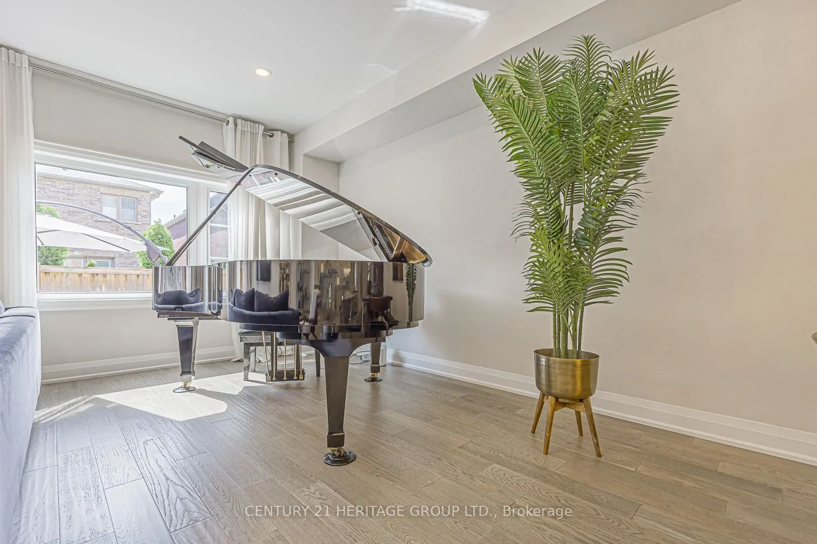 27 Lowther Avenue