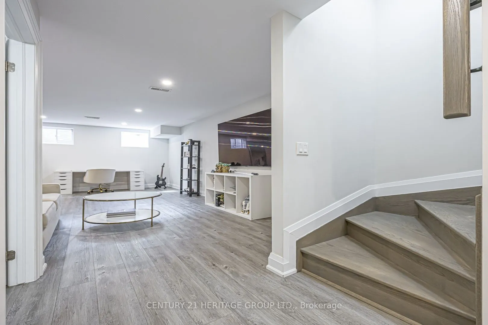 27 Lowther Avenue