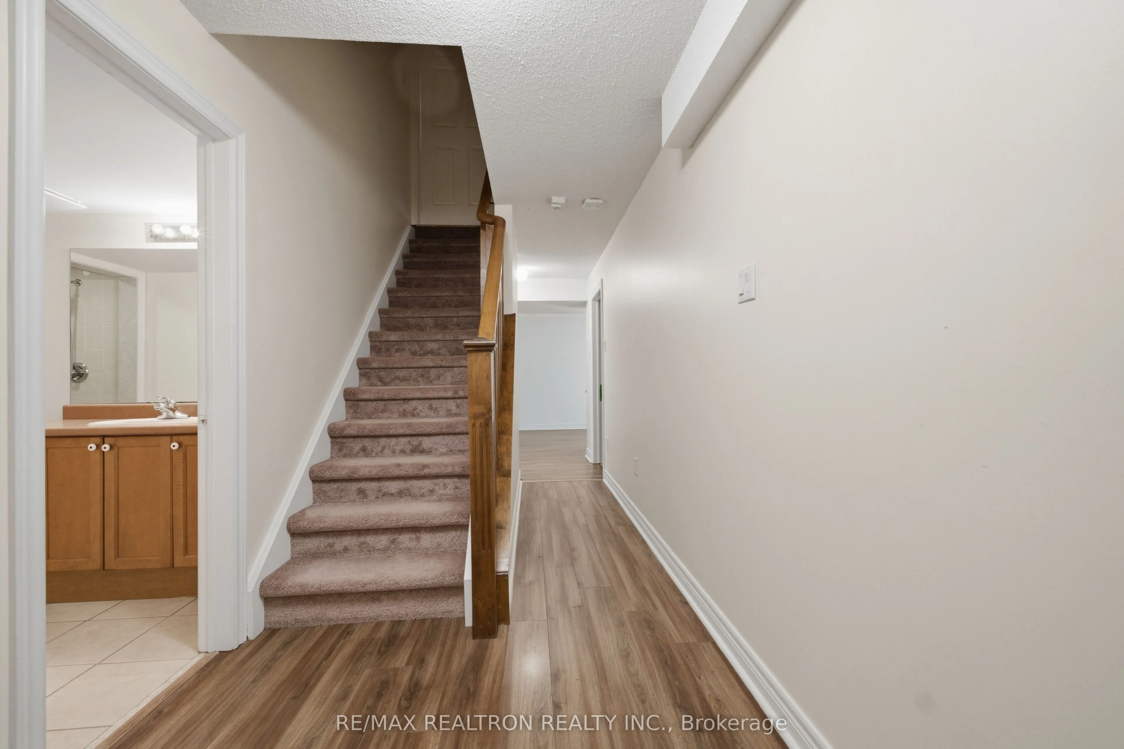 27 Watkins Glen Crescent
