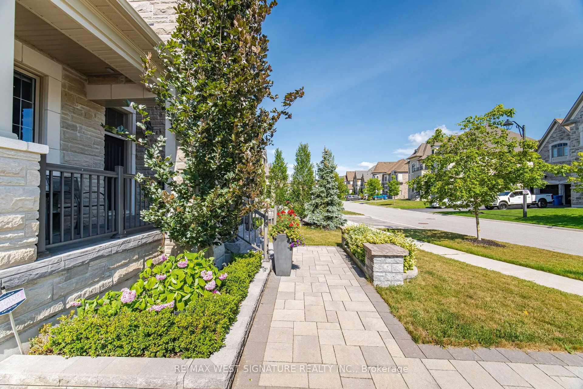 56 Sir Henry Court