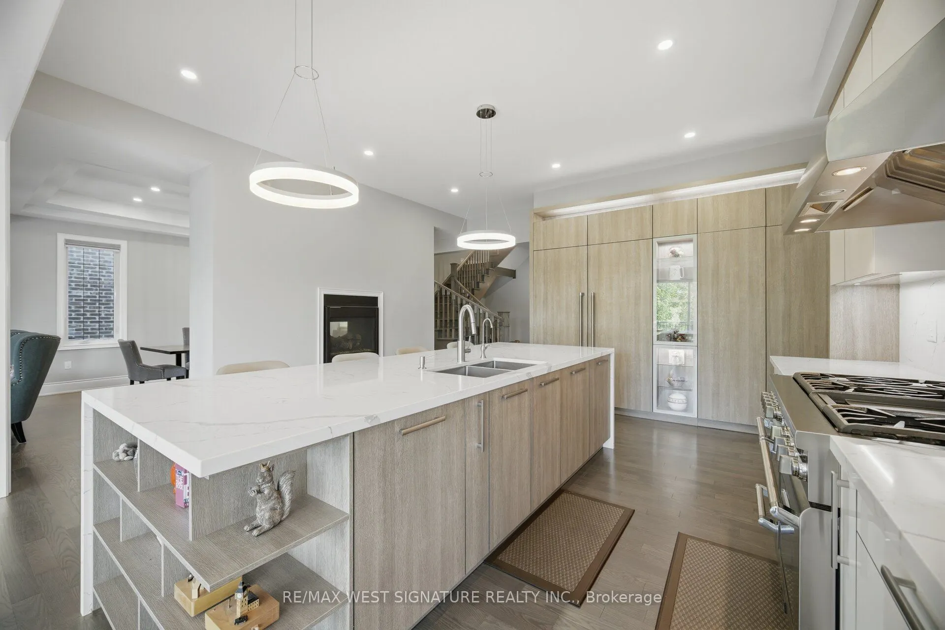 56 Sir Henry Court
