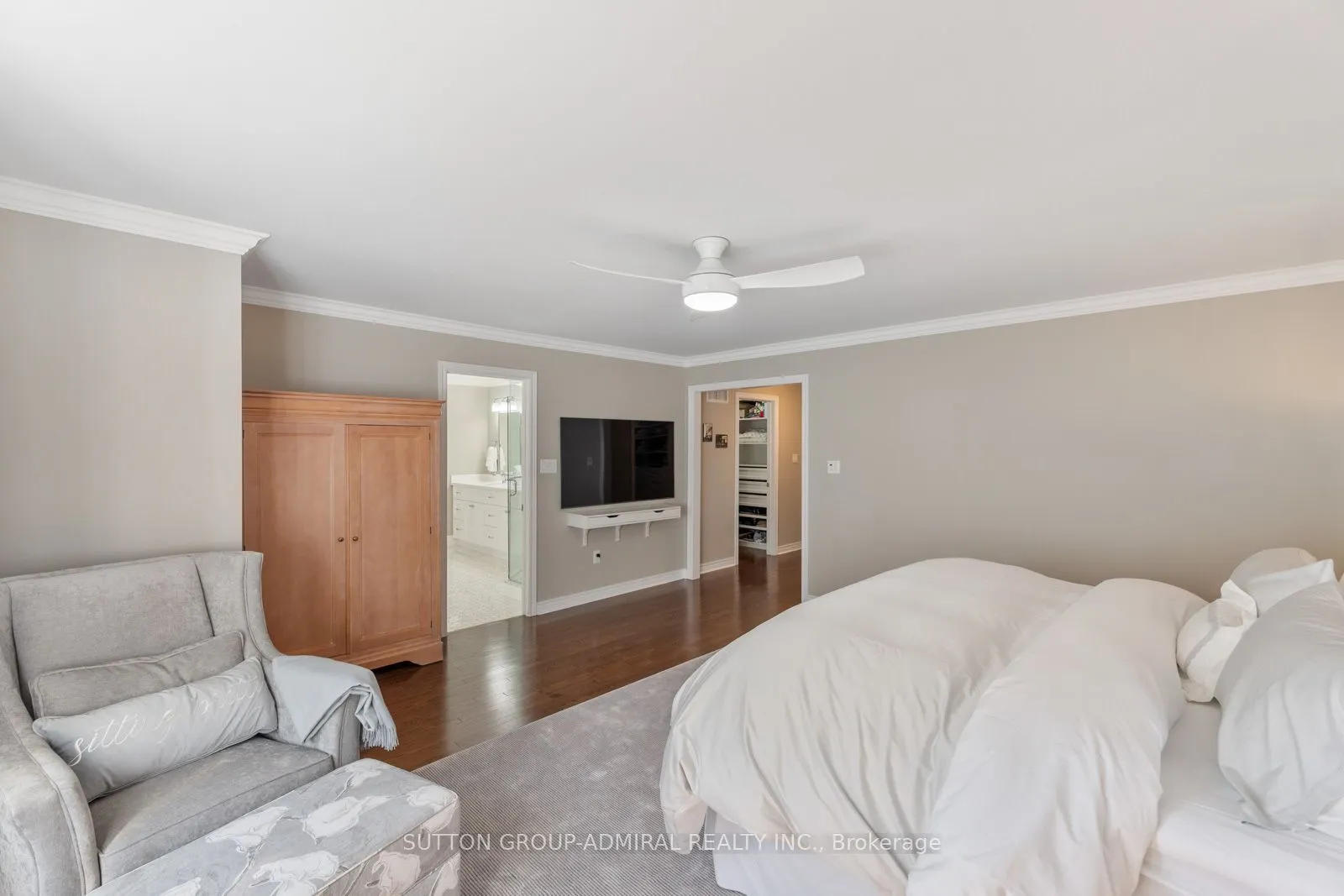 55 Maverick Crescent