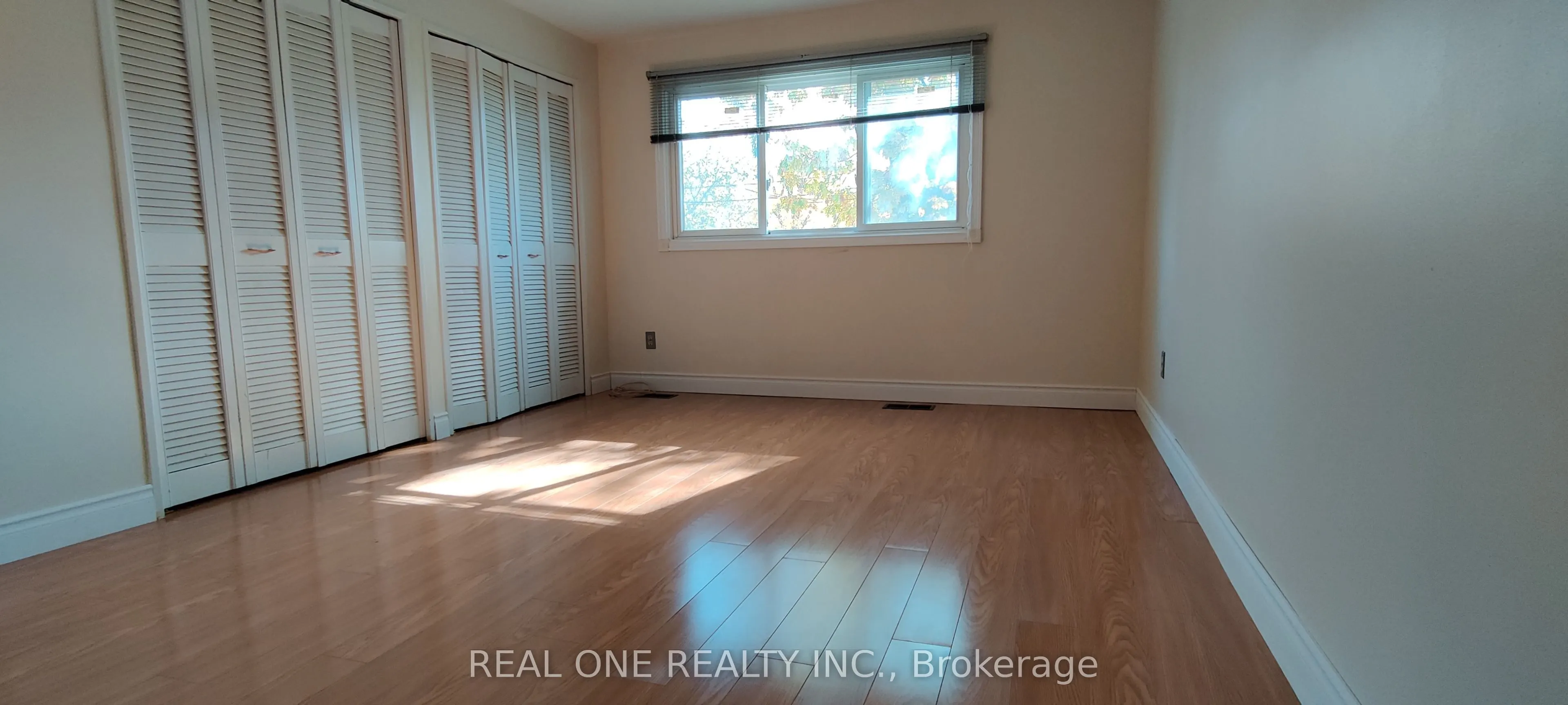 93 Southdale Drive #Upper