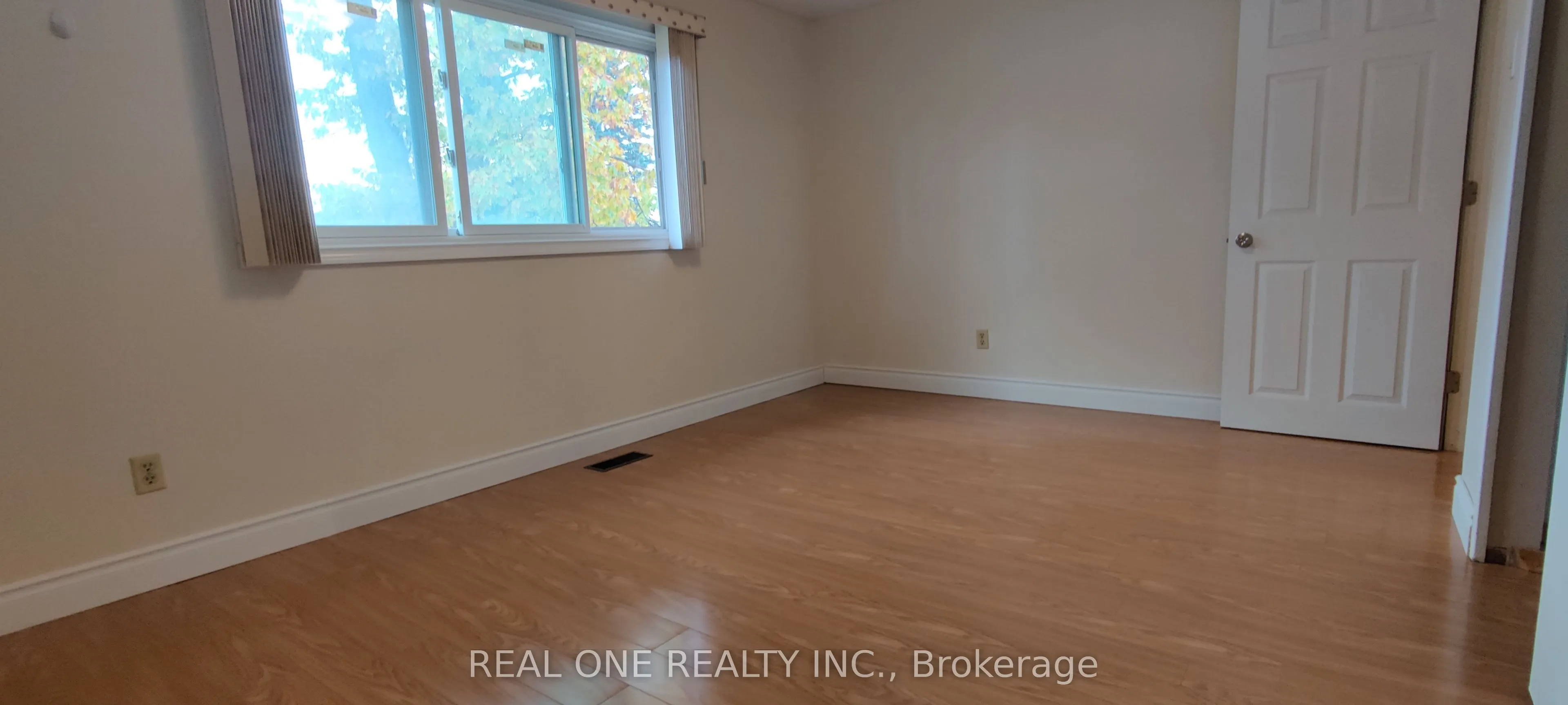 93 Southdale Drive #Upper