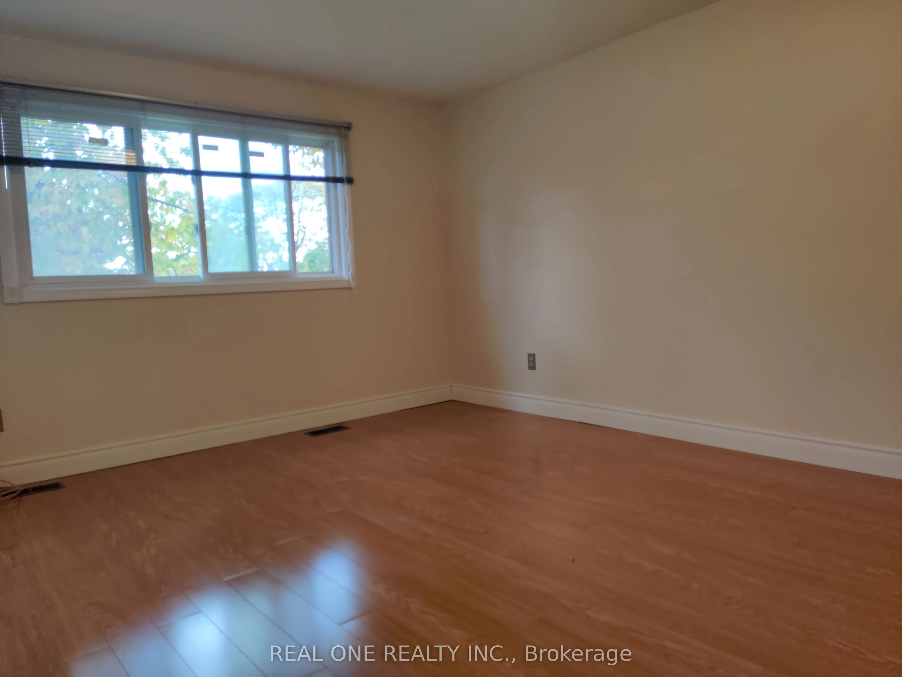 93 Southdale Drive #Upper