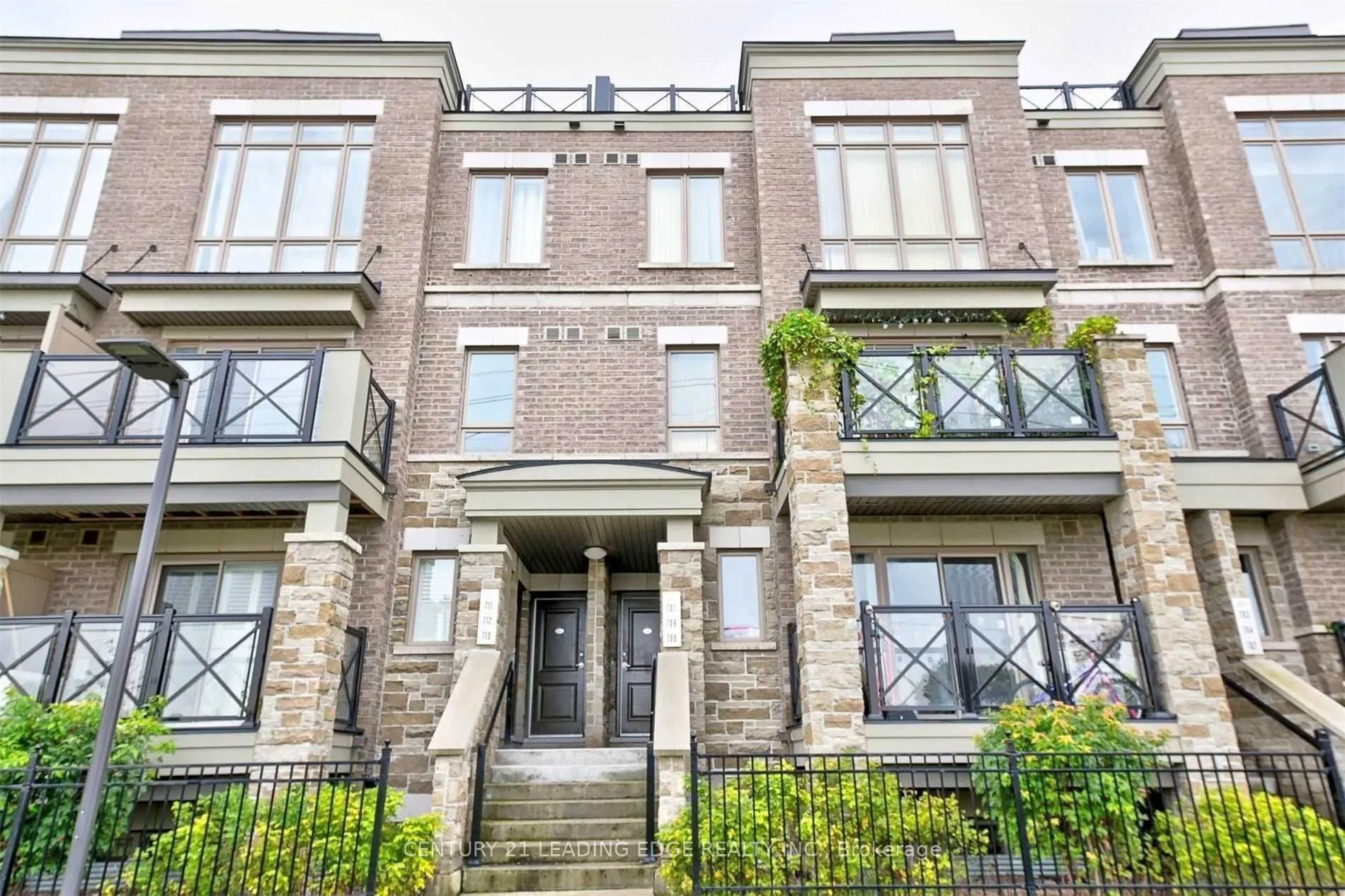 60 Dunsheath Way #708