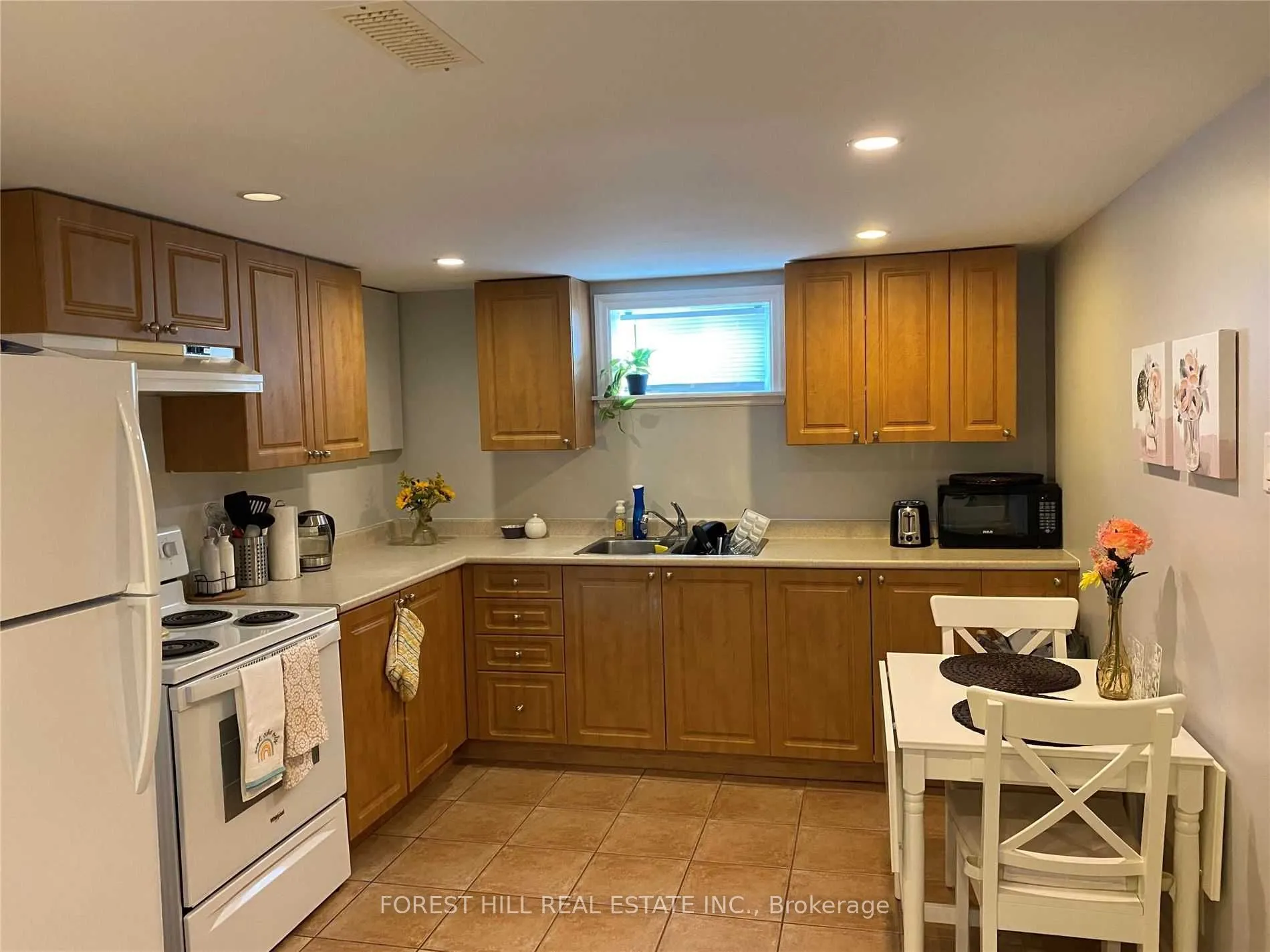 61 Roxborough Road #Lower