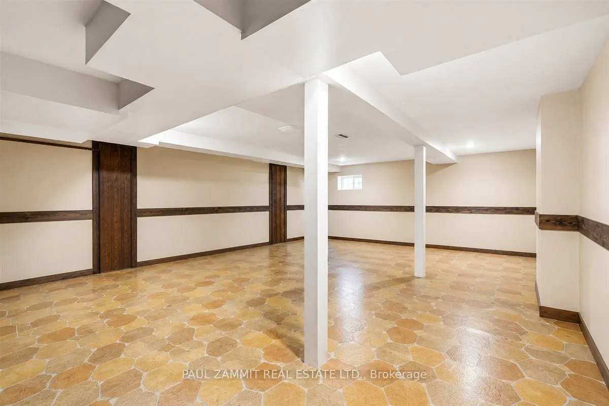 56 Coral Harbour Crescent