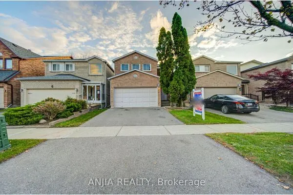 8 Millcroft Way
