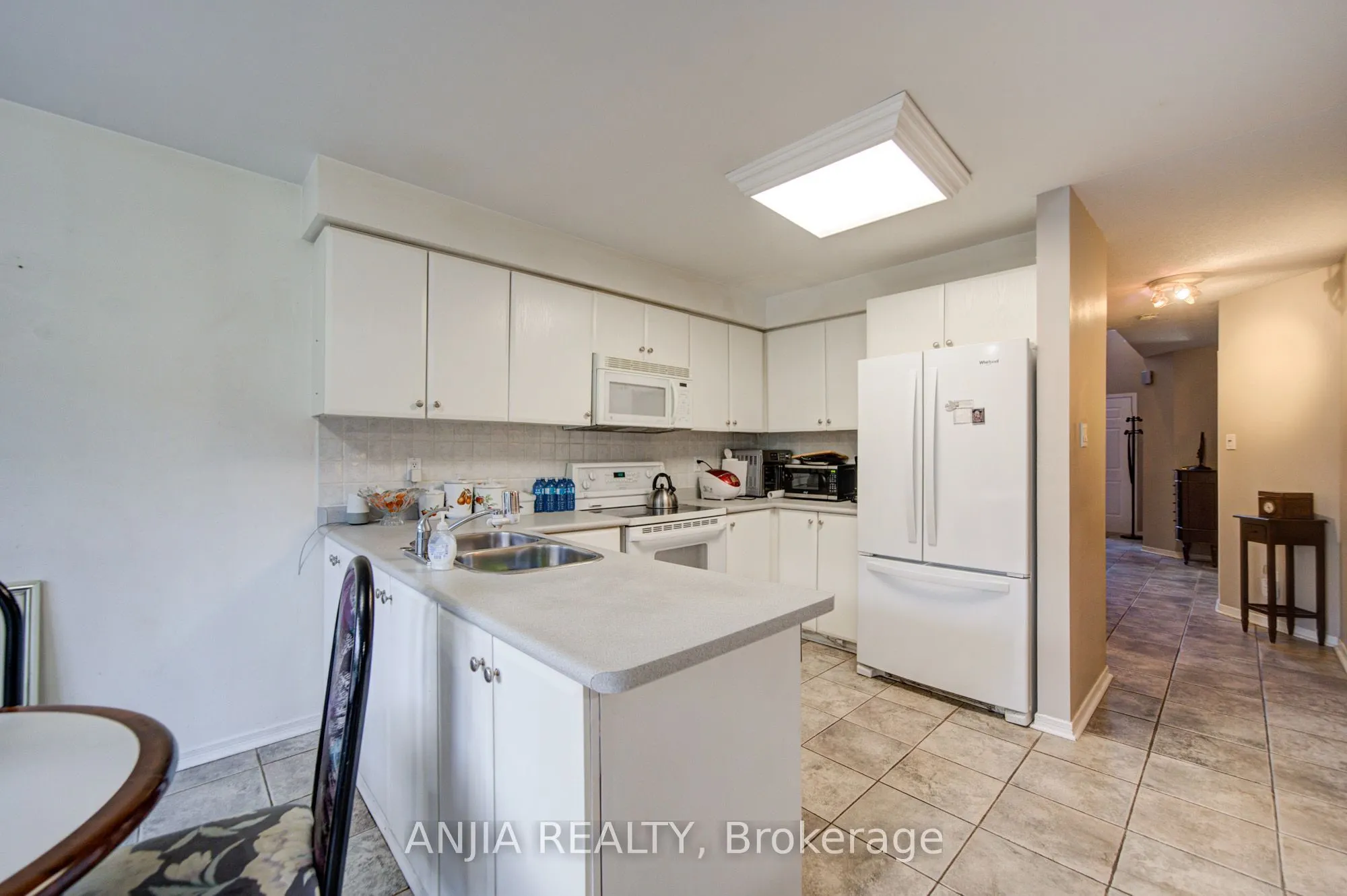 8 Millcroft Way