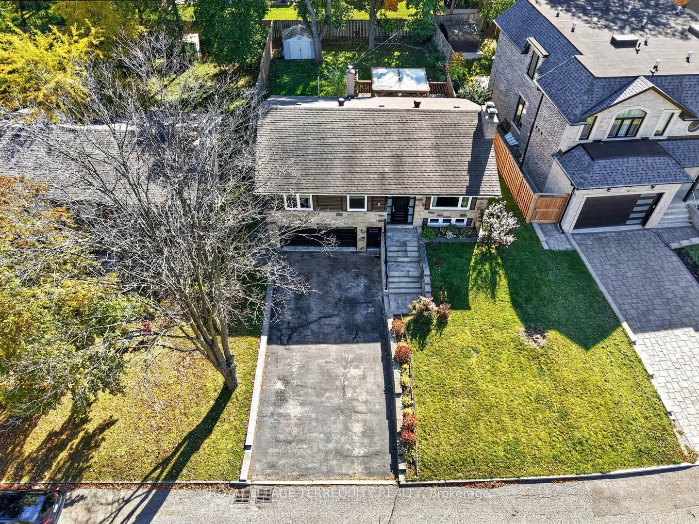 9 Brightbay Crescent