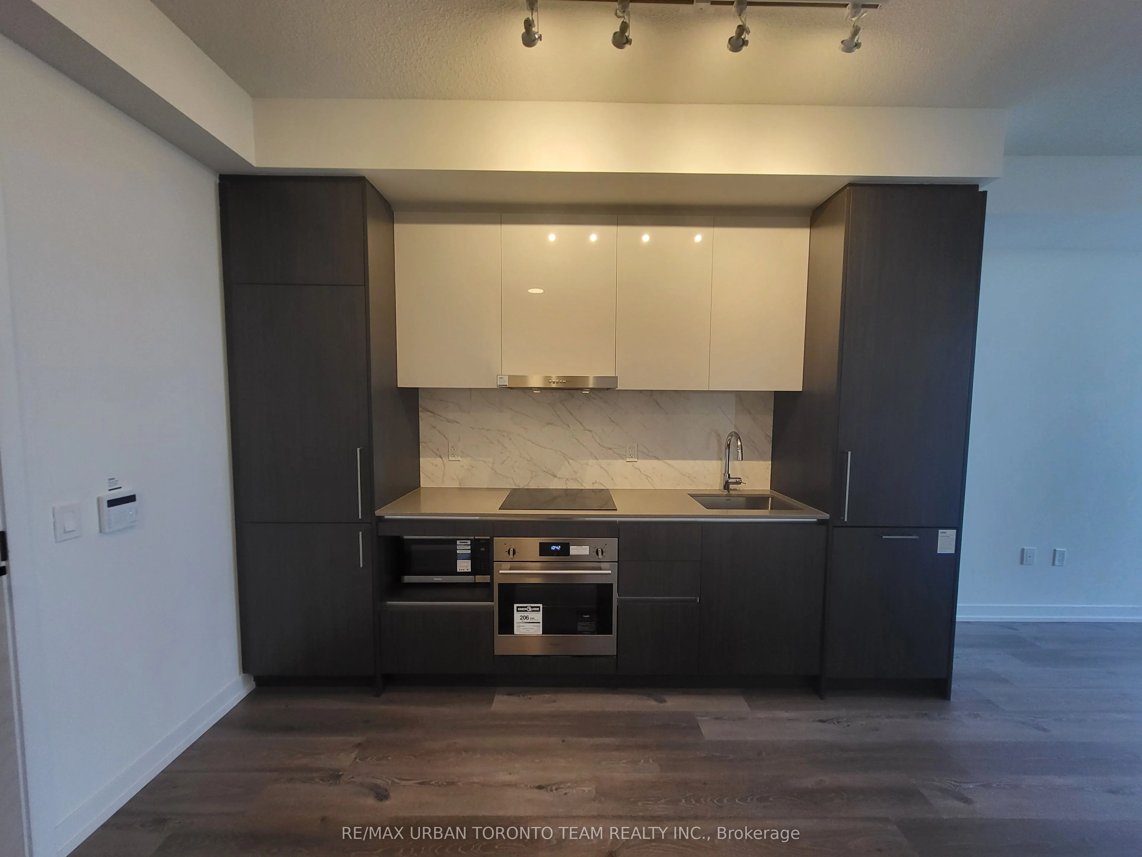 225 Commerce St Street #515