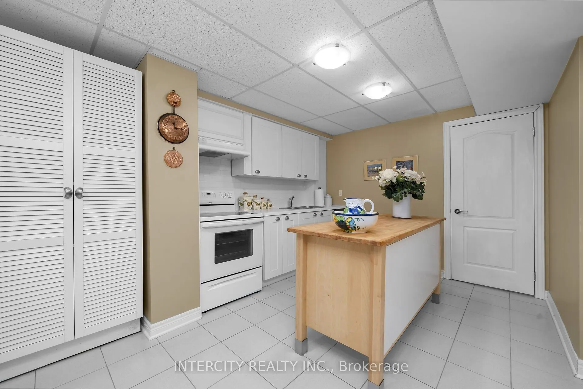 35 Avro Road
