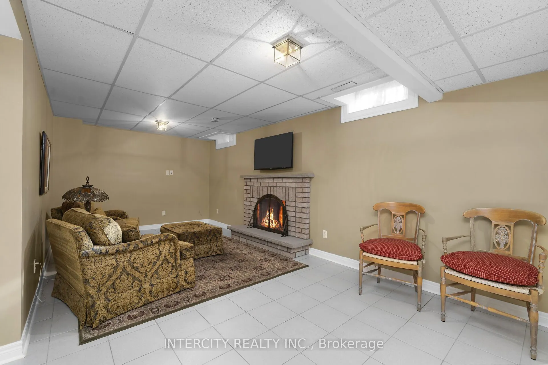 35 Avro Road
