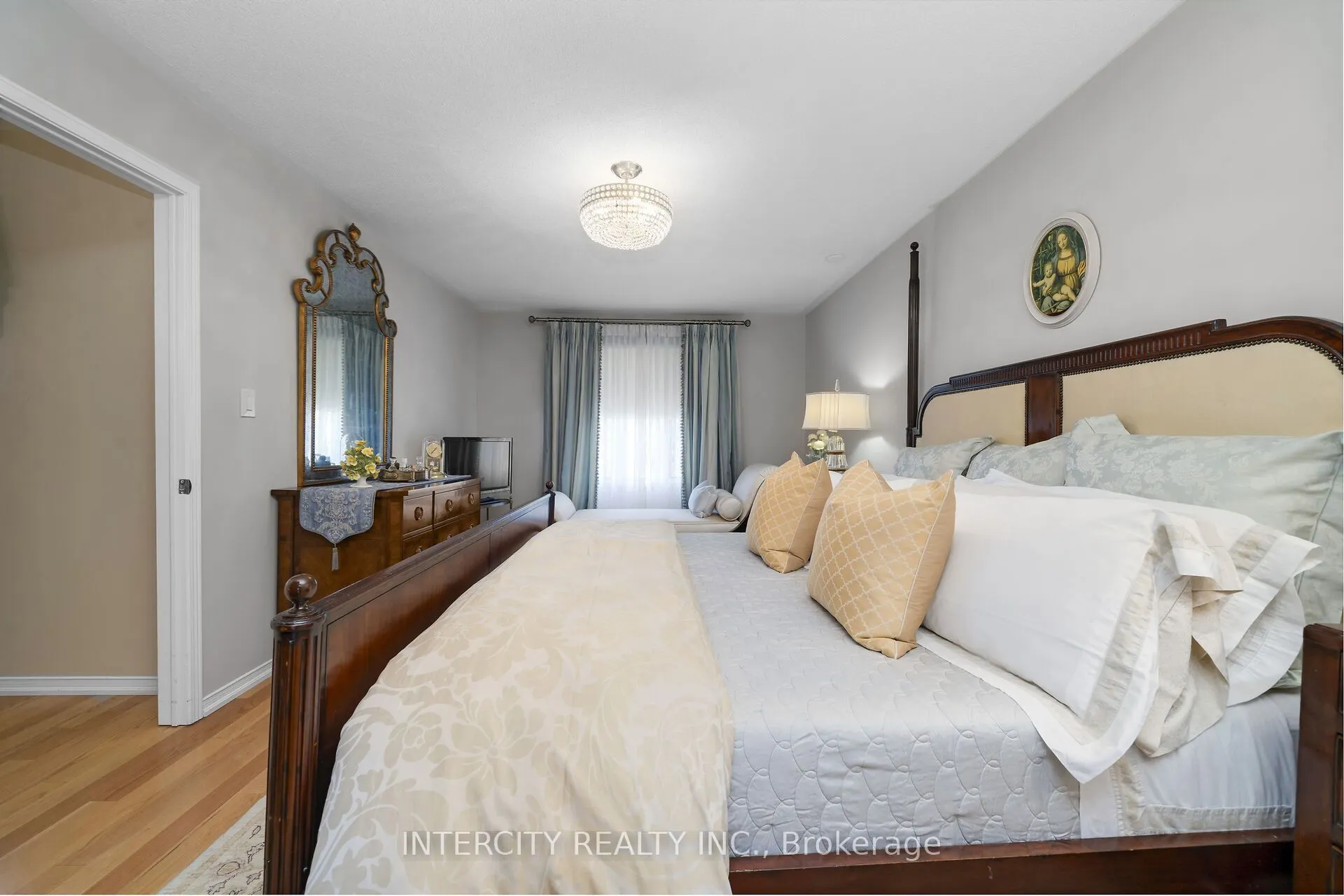 35 Avro Road