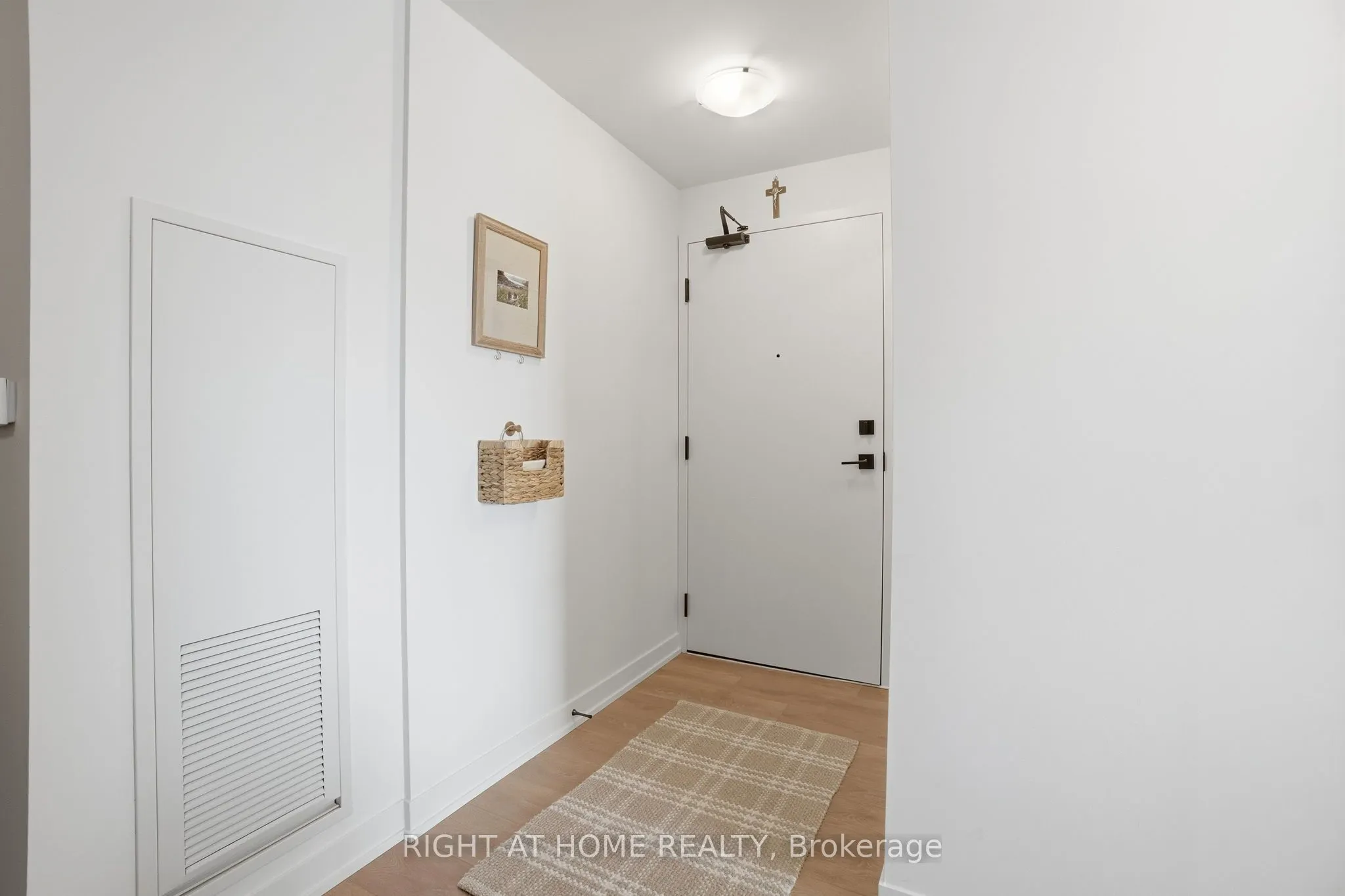 10 Abeja Street #1321