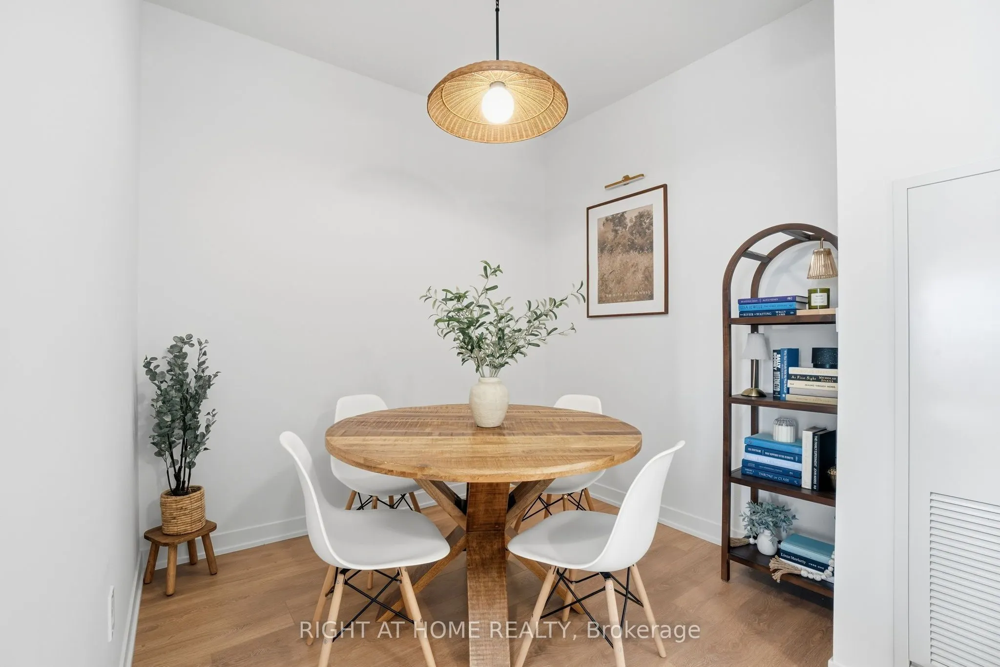 10 Abeja Street #1321