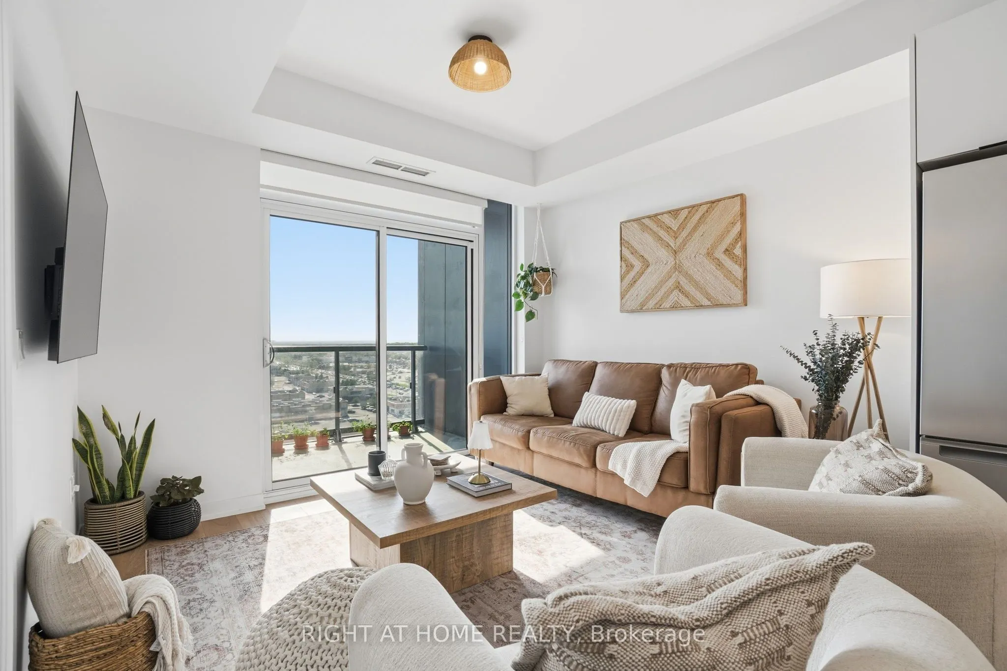10 Abeja Street #1321