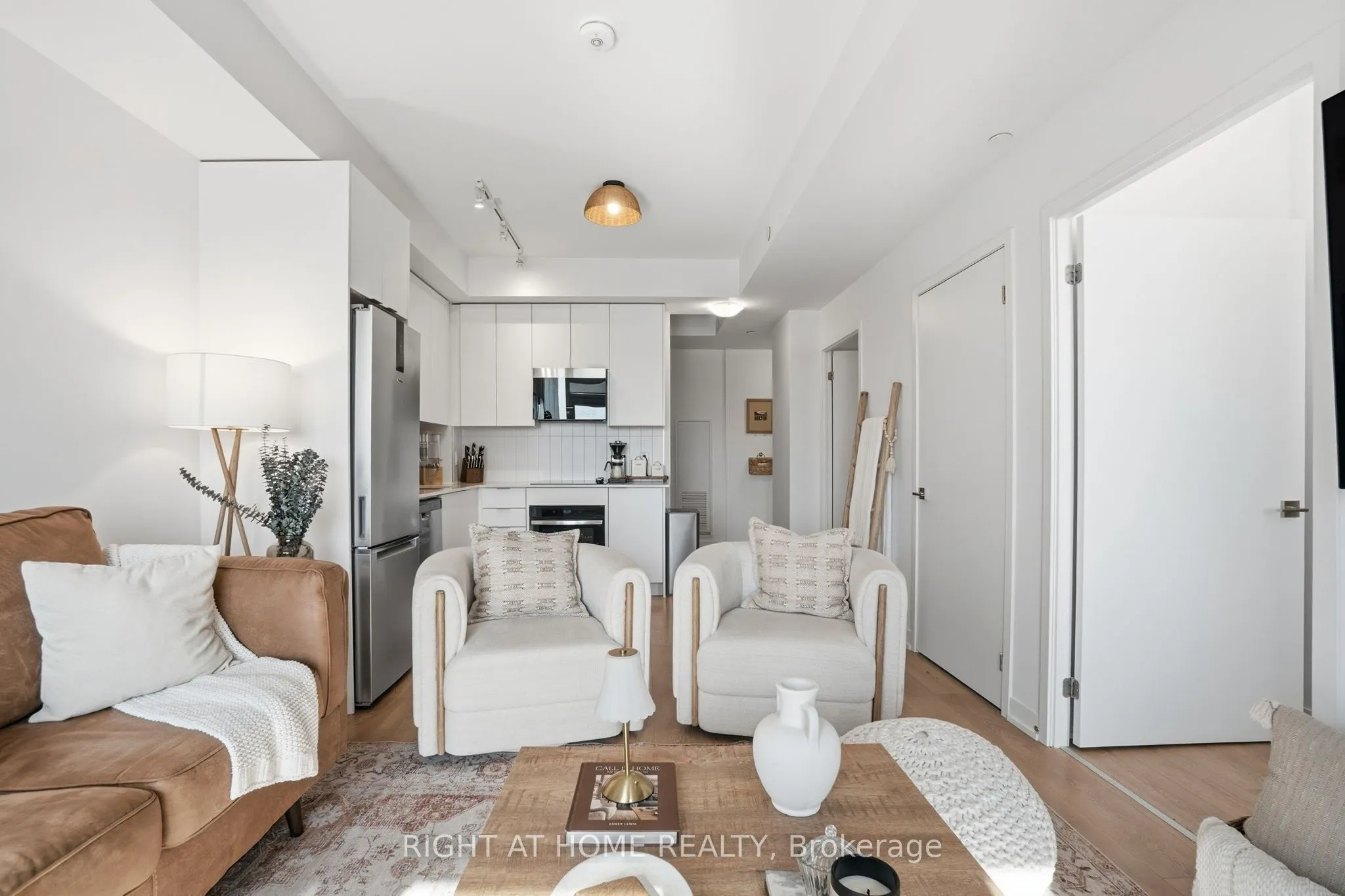 10 Abeja Street #1321