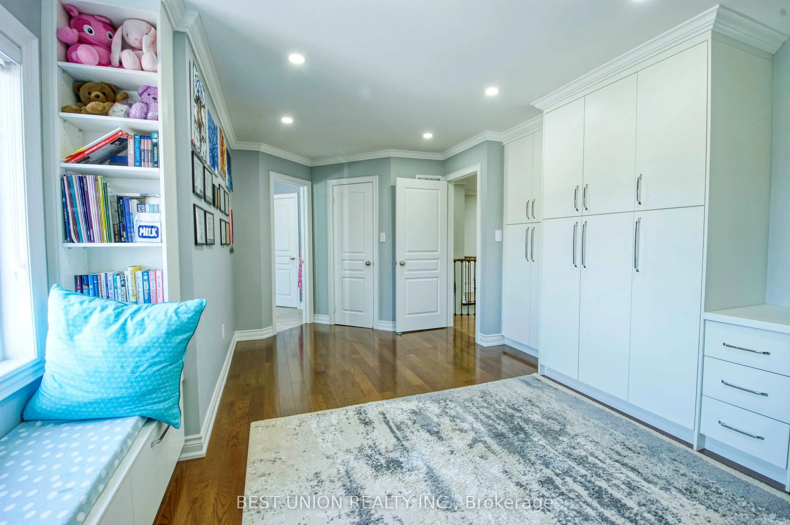 1183 Mctavish Drive
