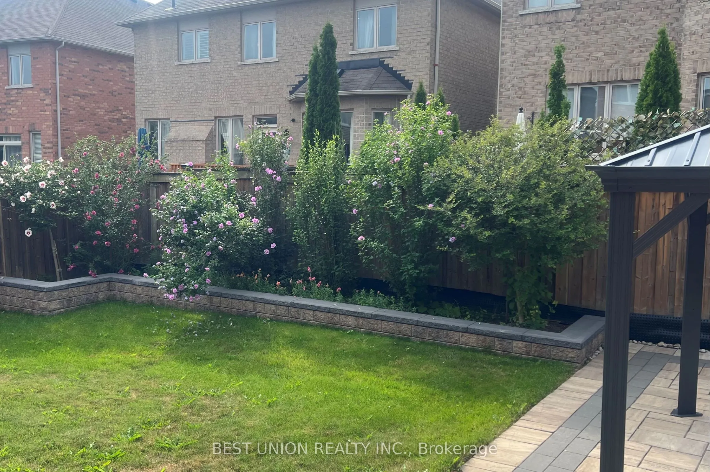 1183 Mctavish Drive