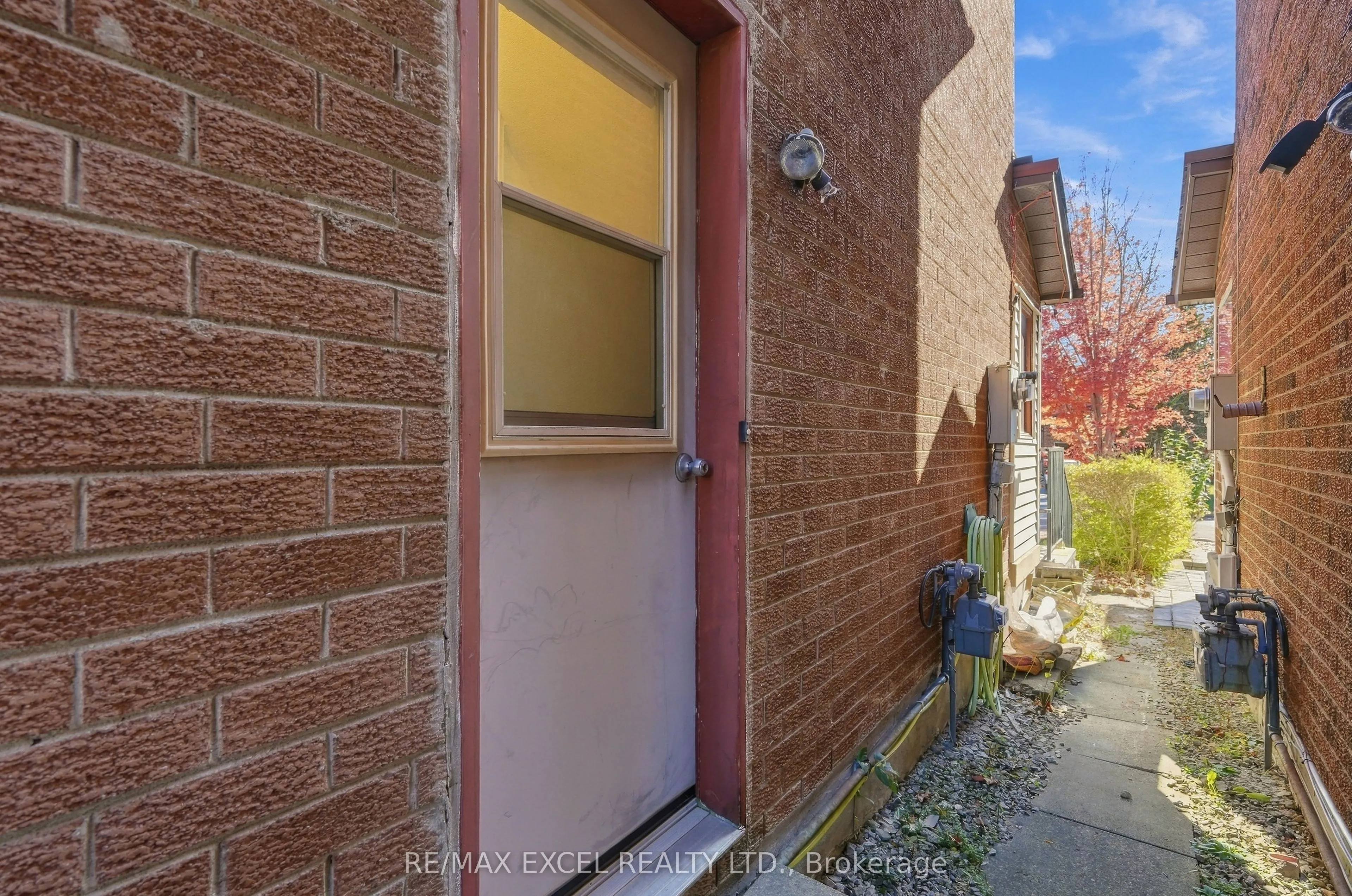 97 Tangmere Crescent