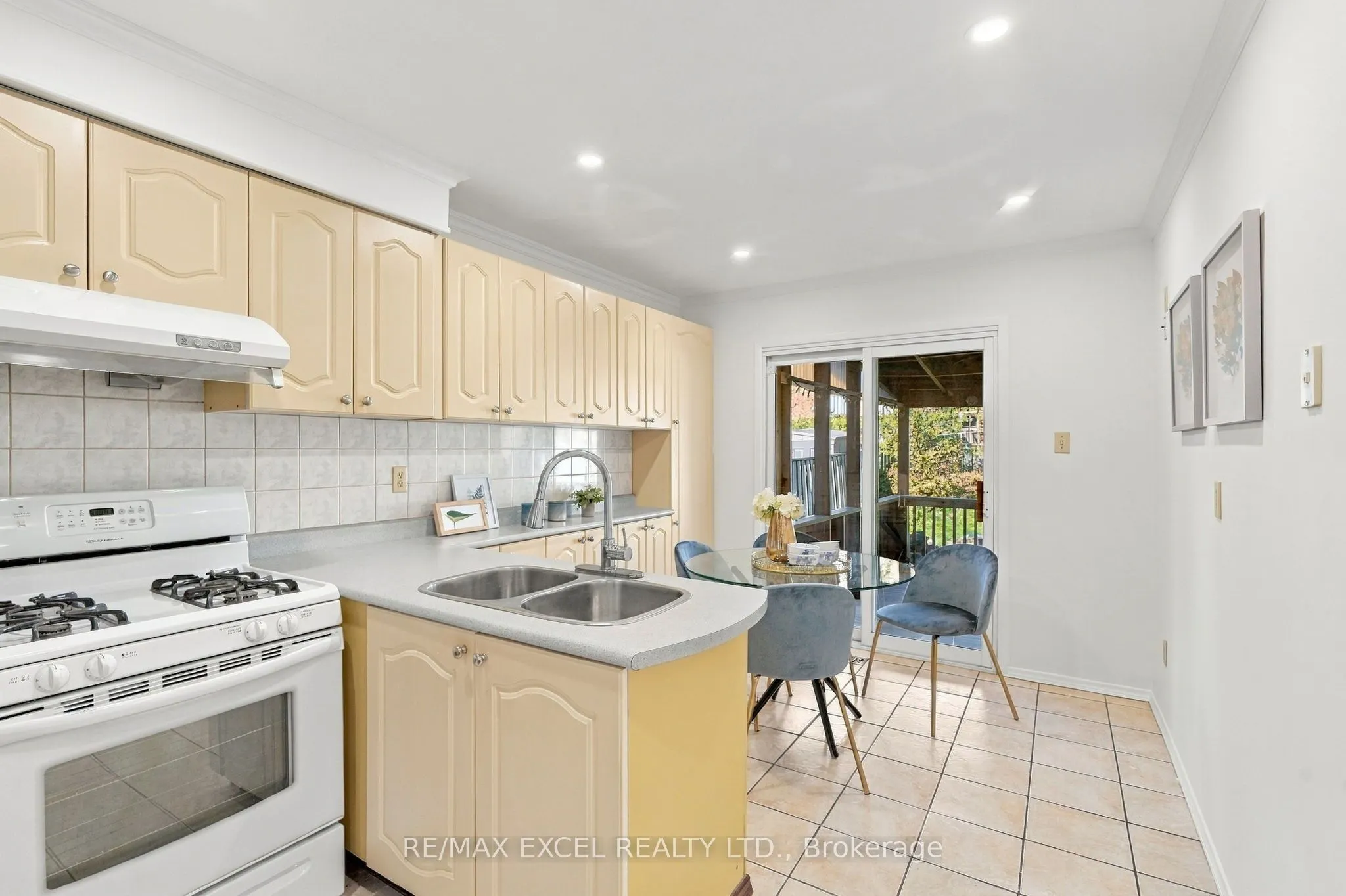 97 Tangmere Crescent