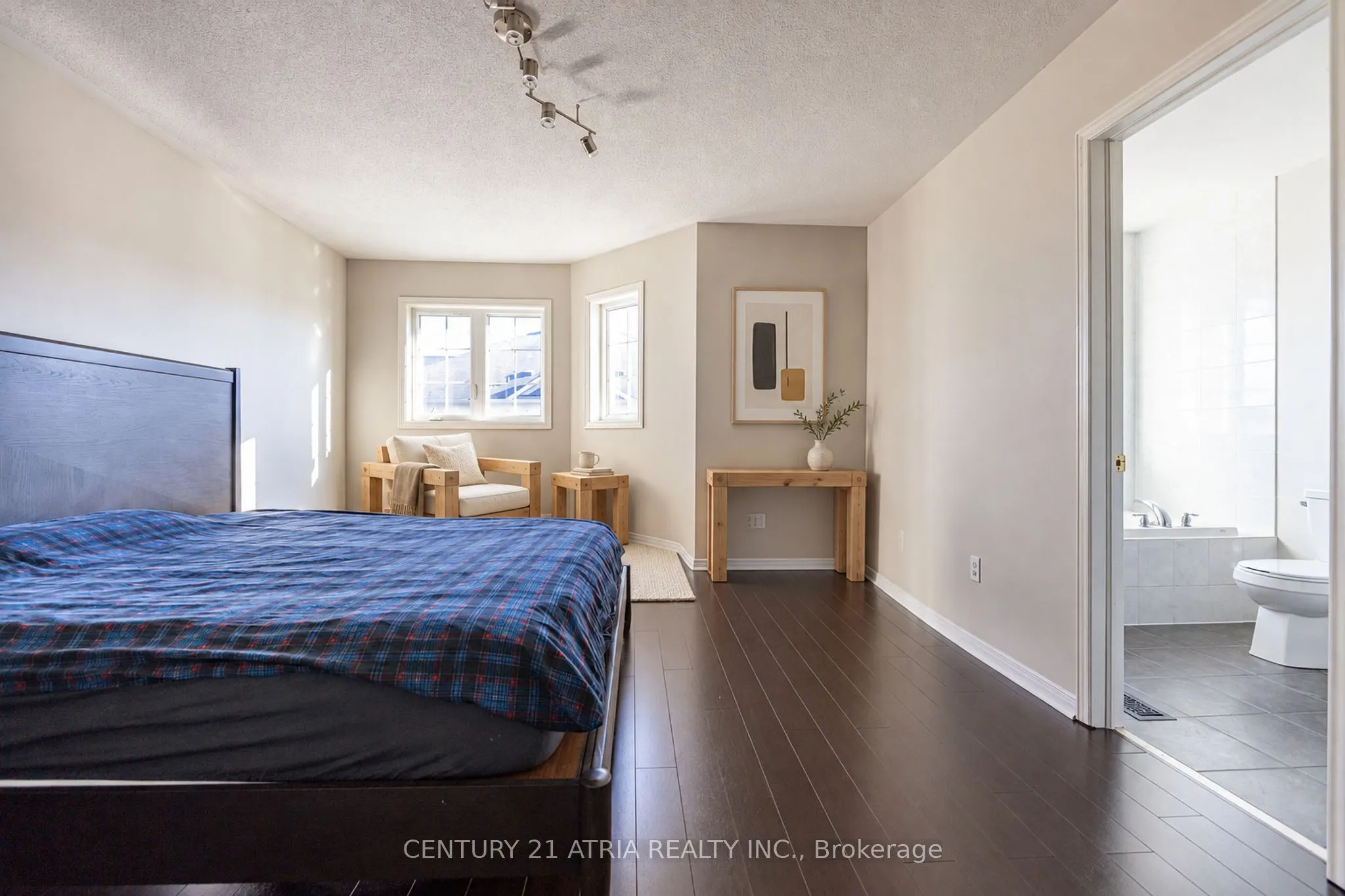 85 Vera Lynn Crescent
