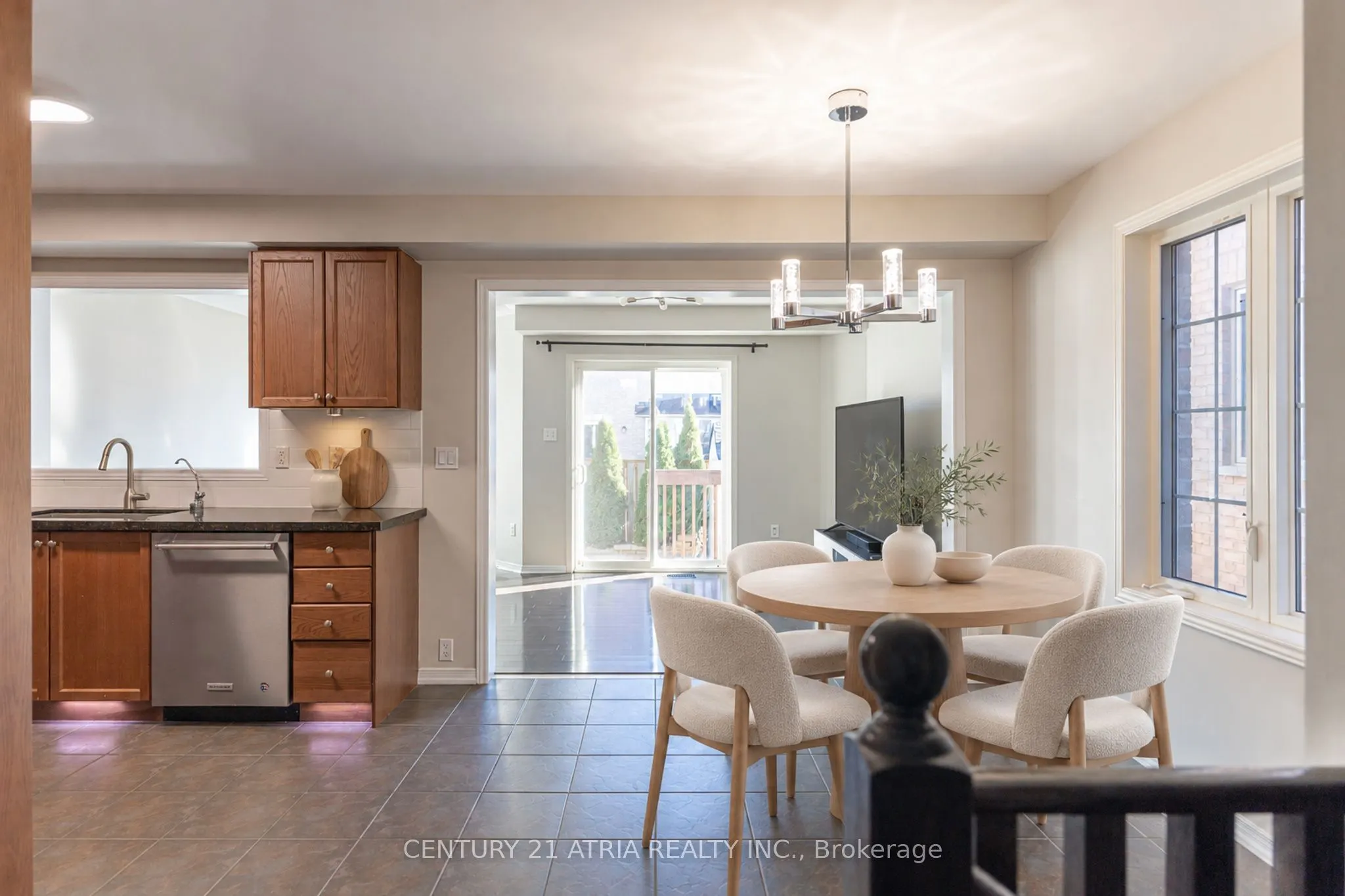 85 Vera Lynn Crescent