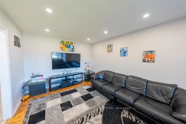 22 Kaiser Drive