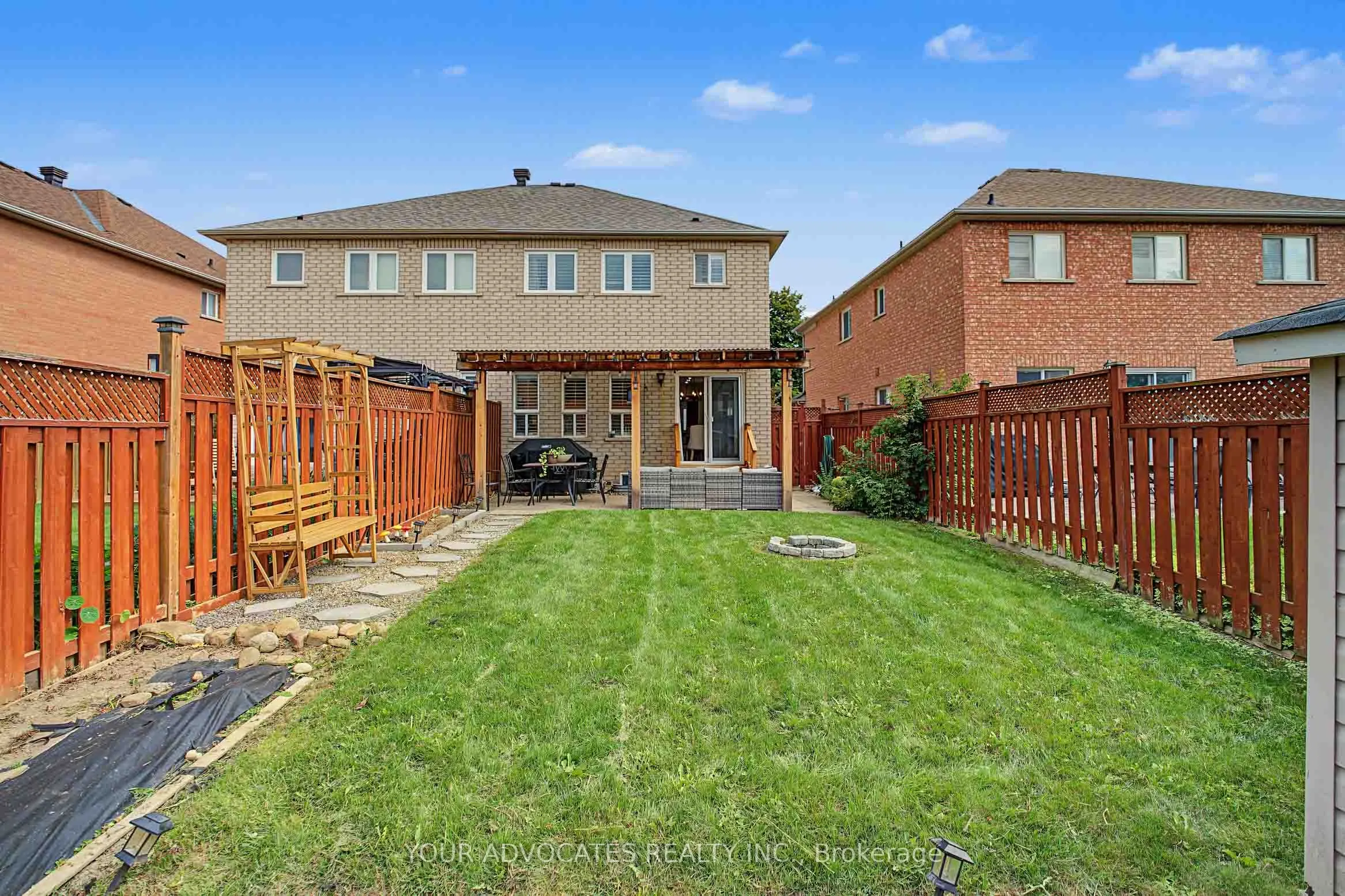 14 La Neve Avenue