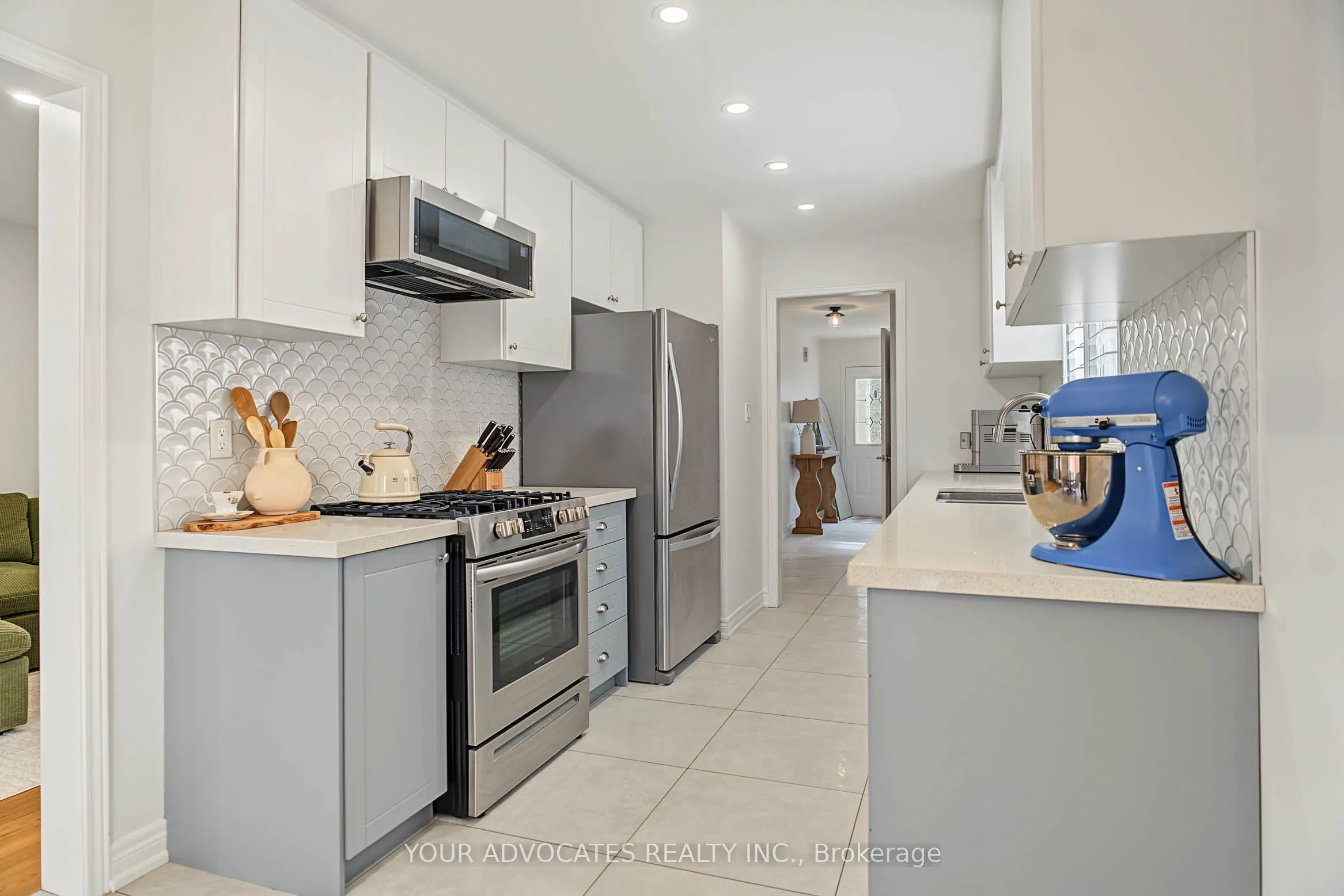 14 La Neve Avenue
